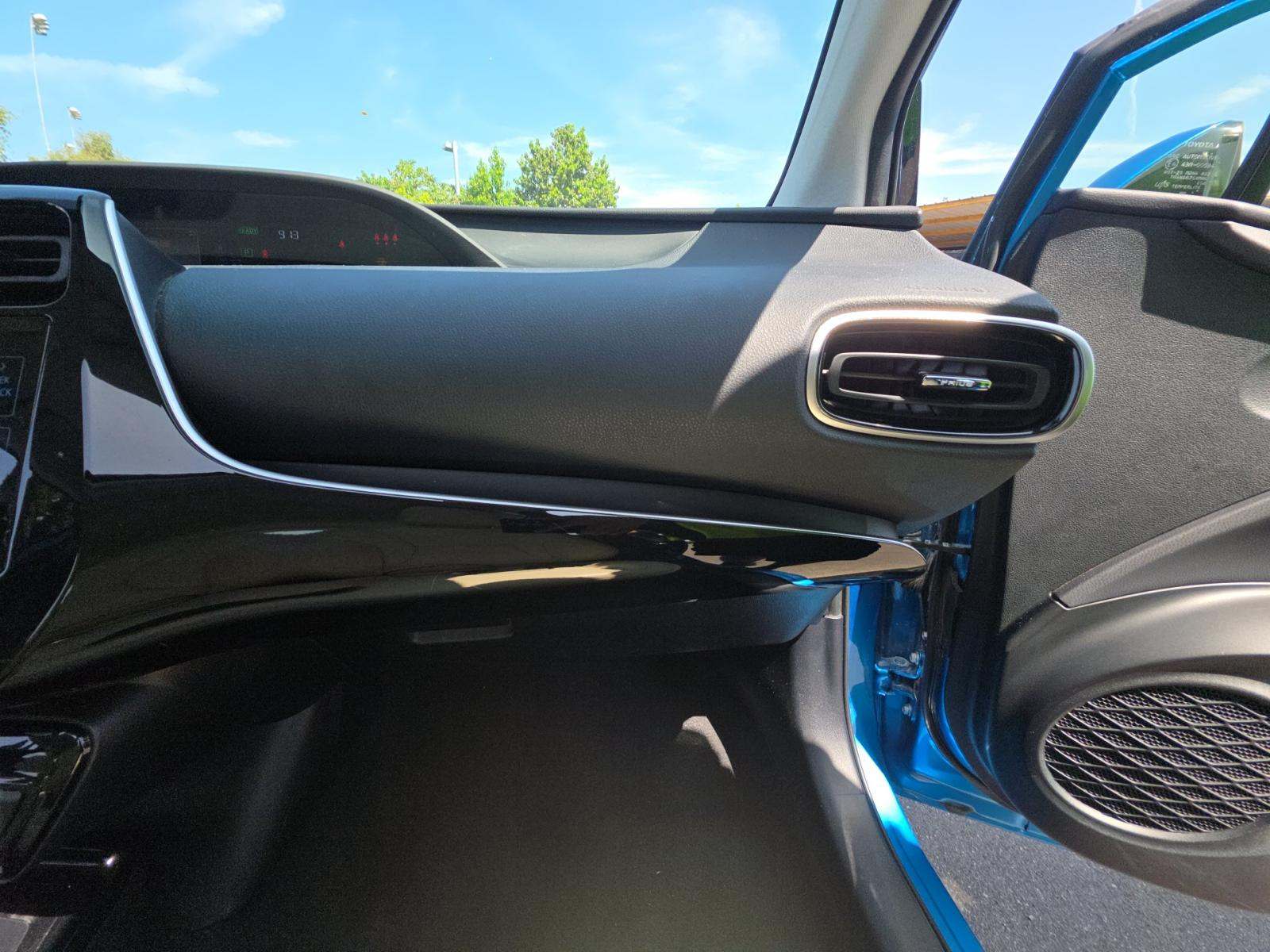 2019 Toyota Prius XLE FWD