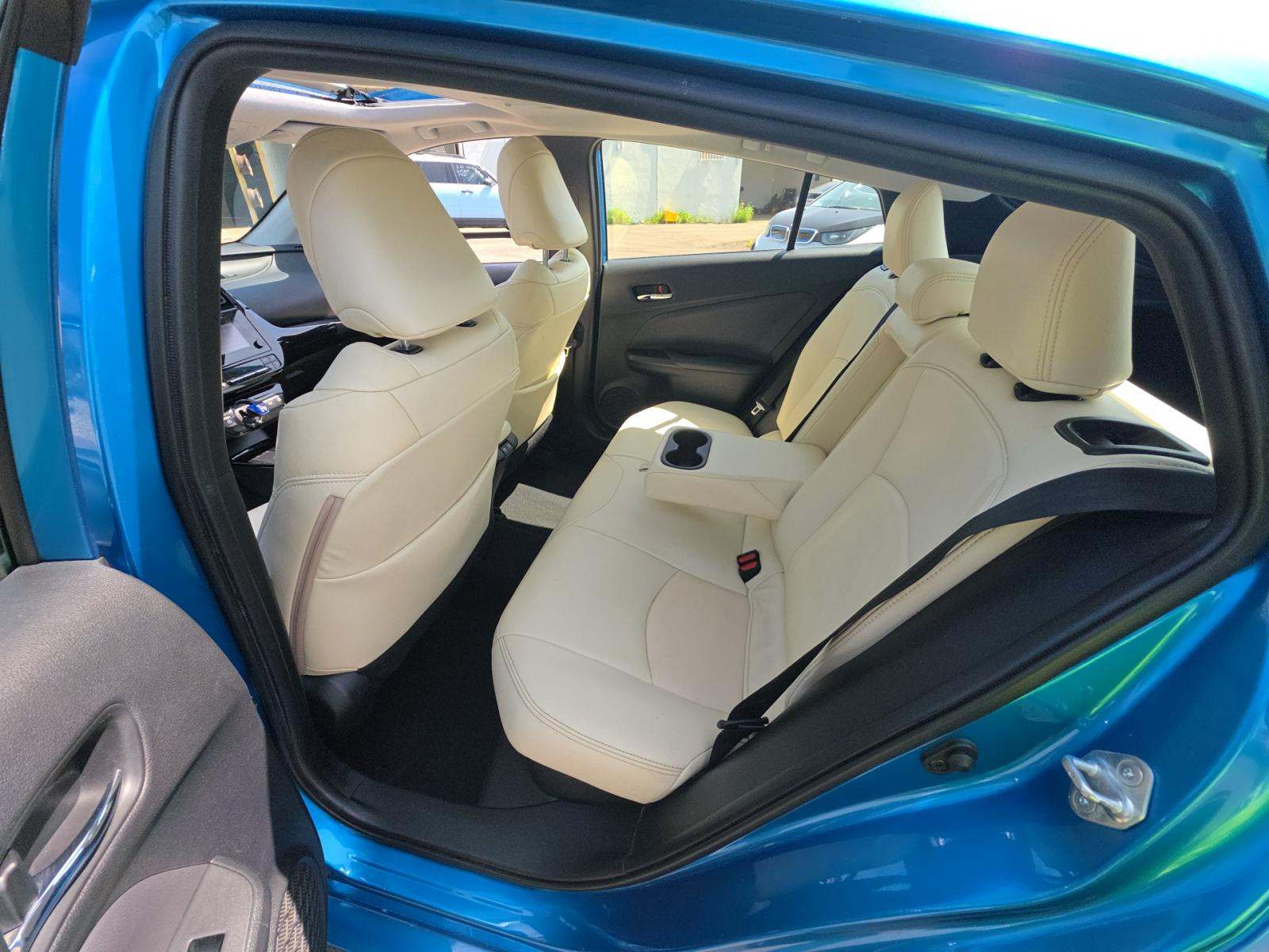 2019 Toyota Prius XLE FWD