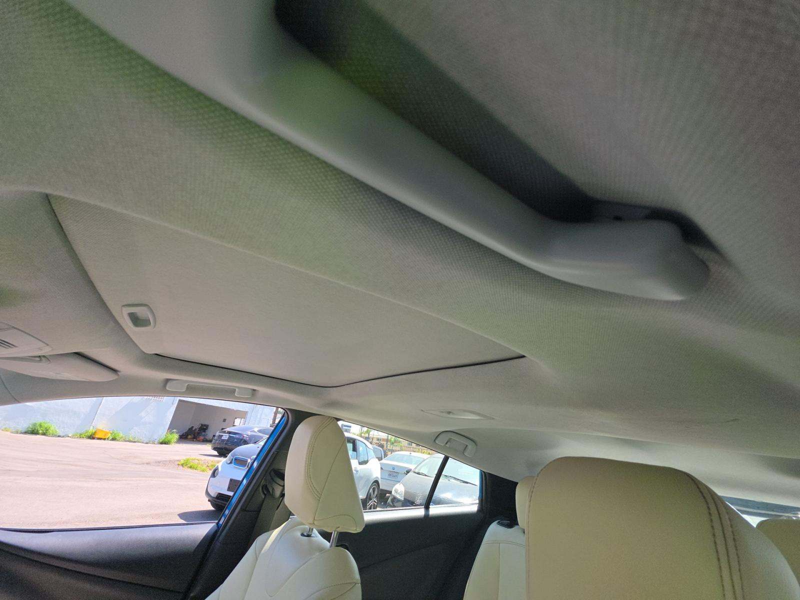 2019 Toyota Prius XLE FWD