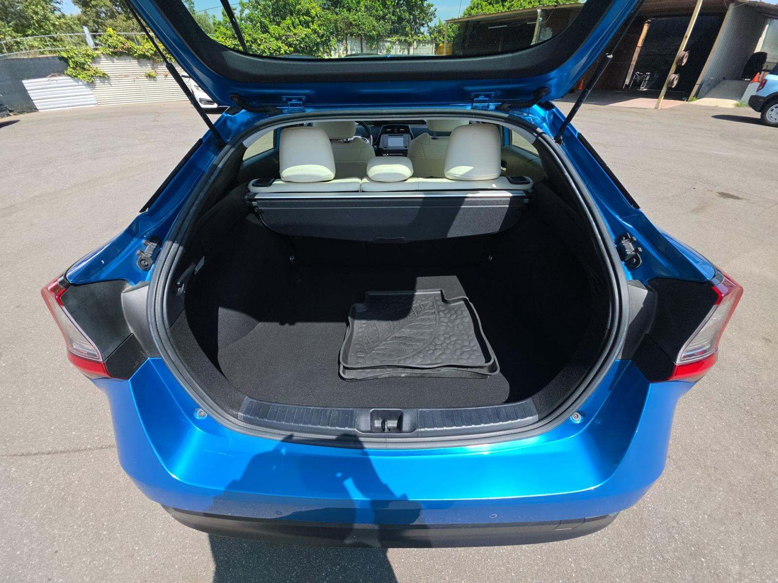 2019 Toyota Prius XLE FWD