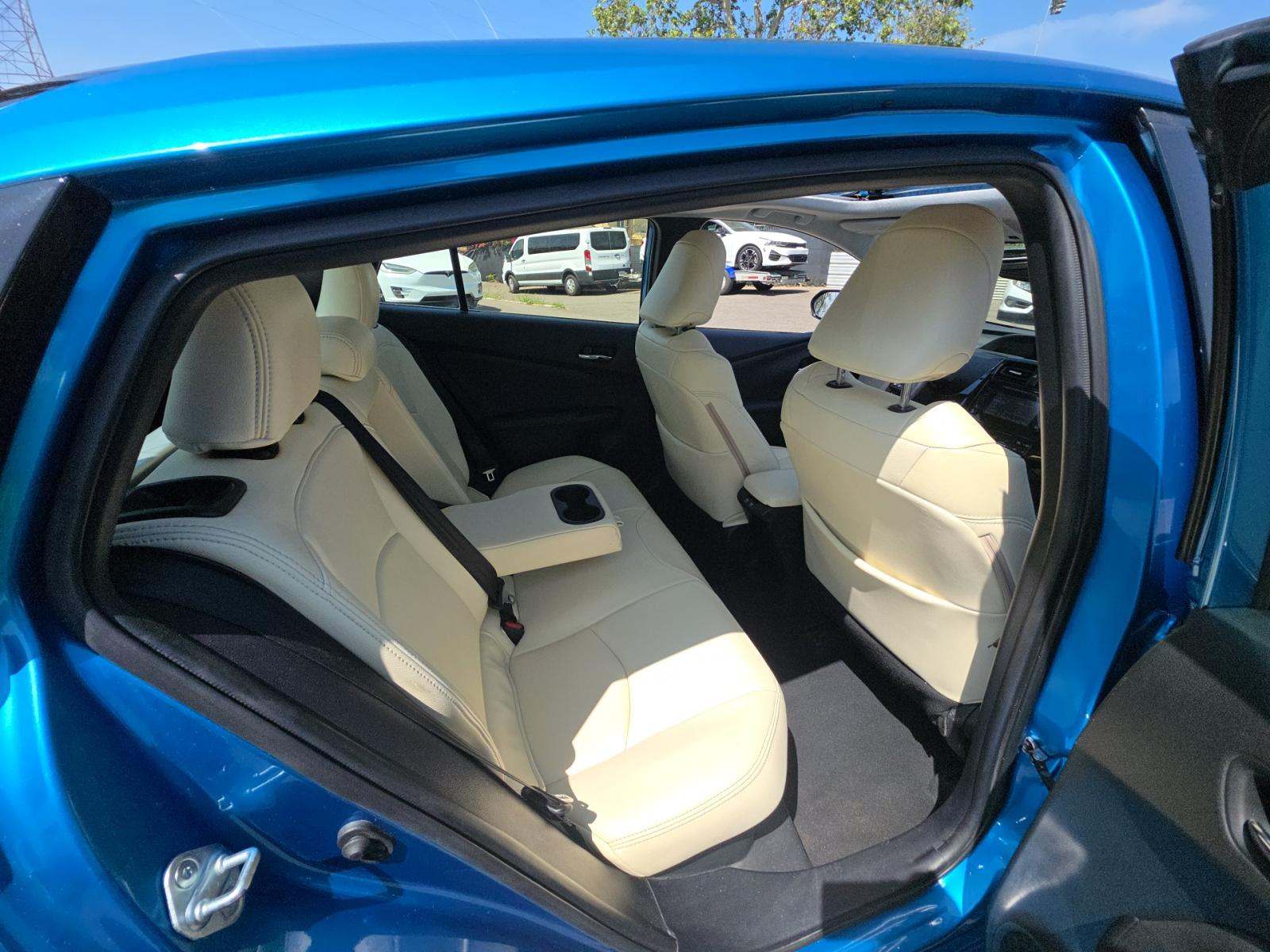 2019 Toyota Prius XLE FWD