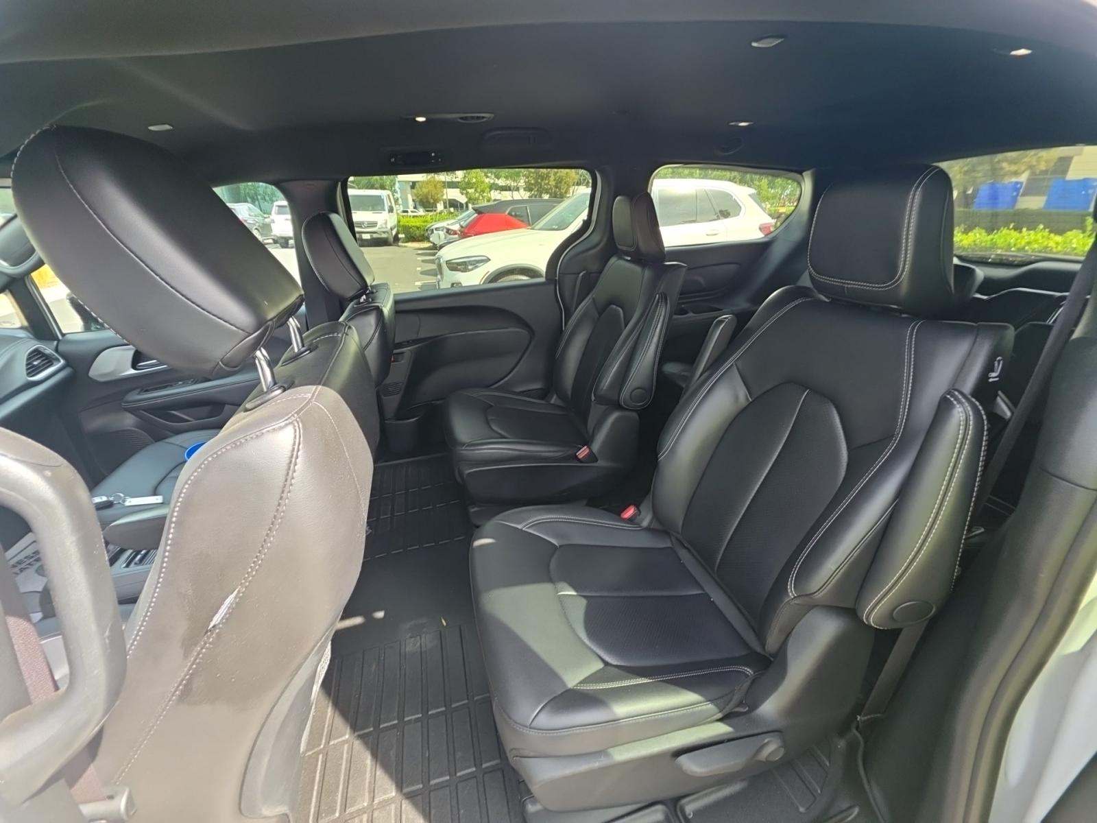 2024 Chrysler Pacifica Hybrid Select S Appearance FWD