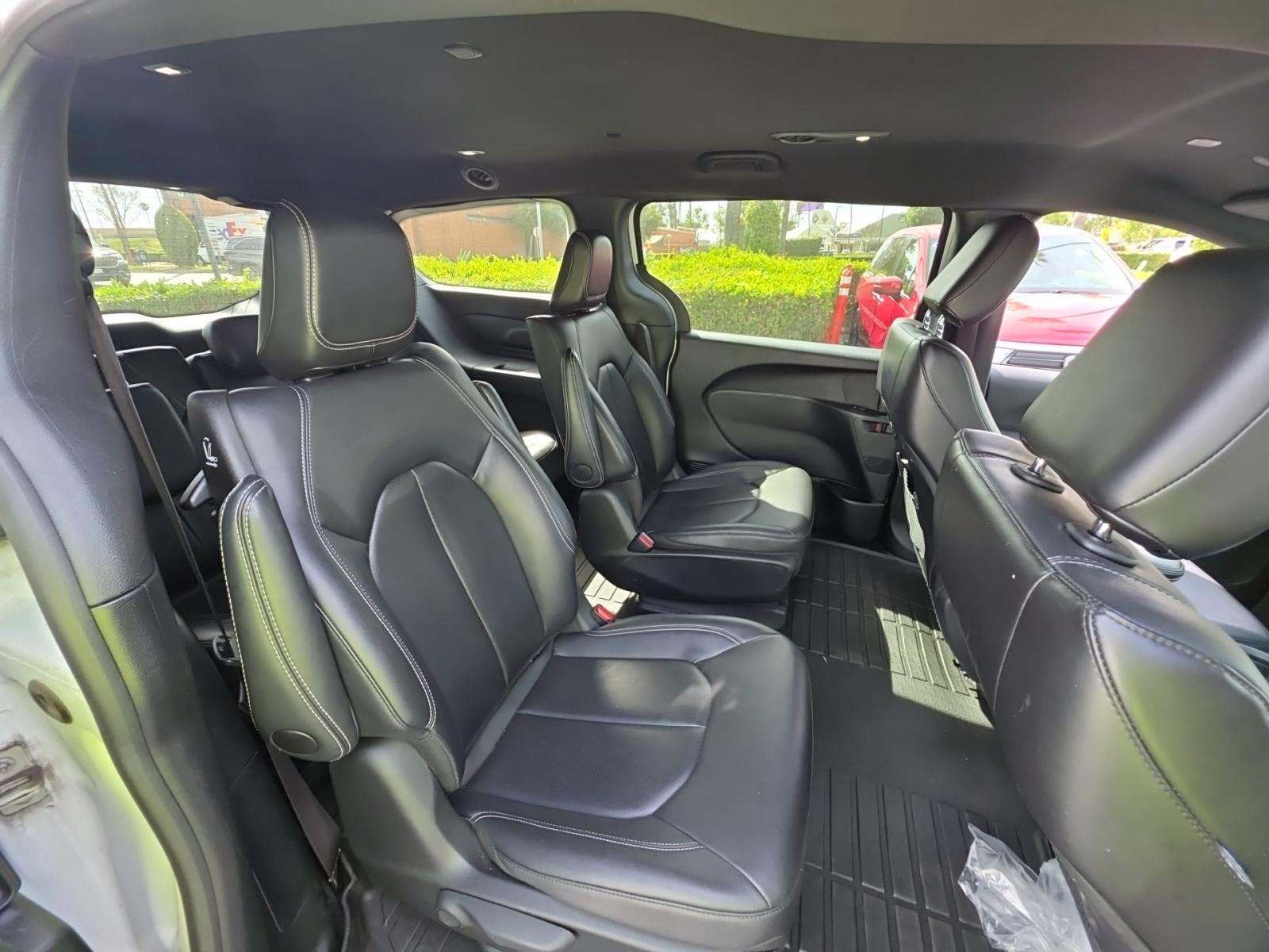 2024 Chrysler Pacifica Hybrid Select S Appearance FWD