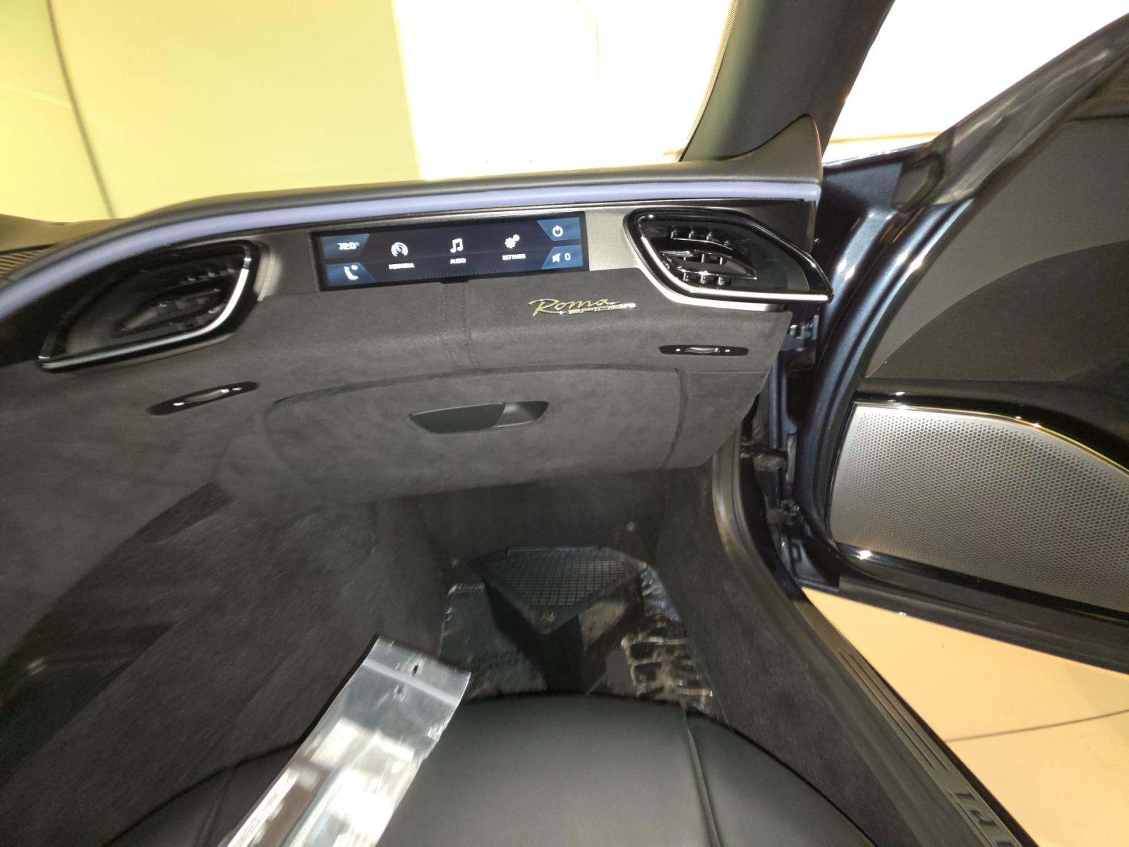 2024 Ferrari Roma Base RWD