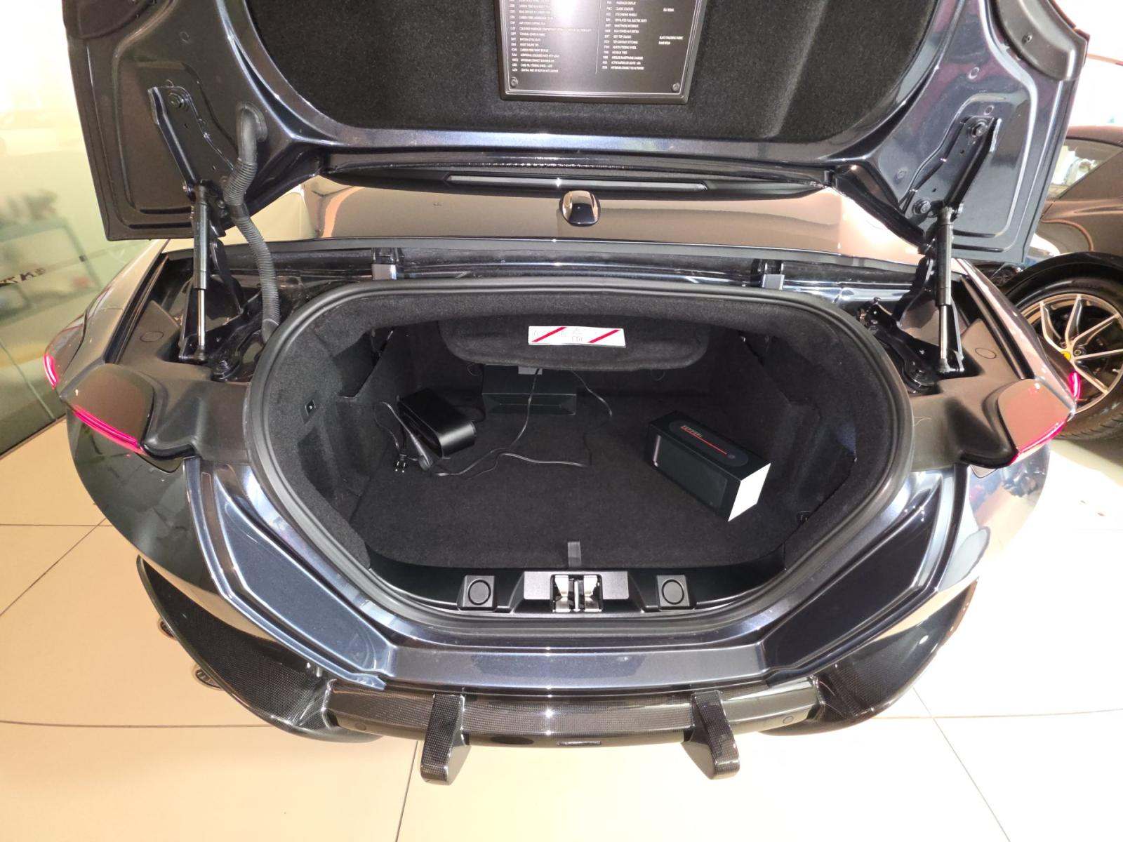 2024 Ferrari Roma Base RWD