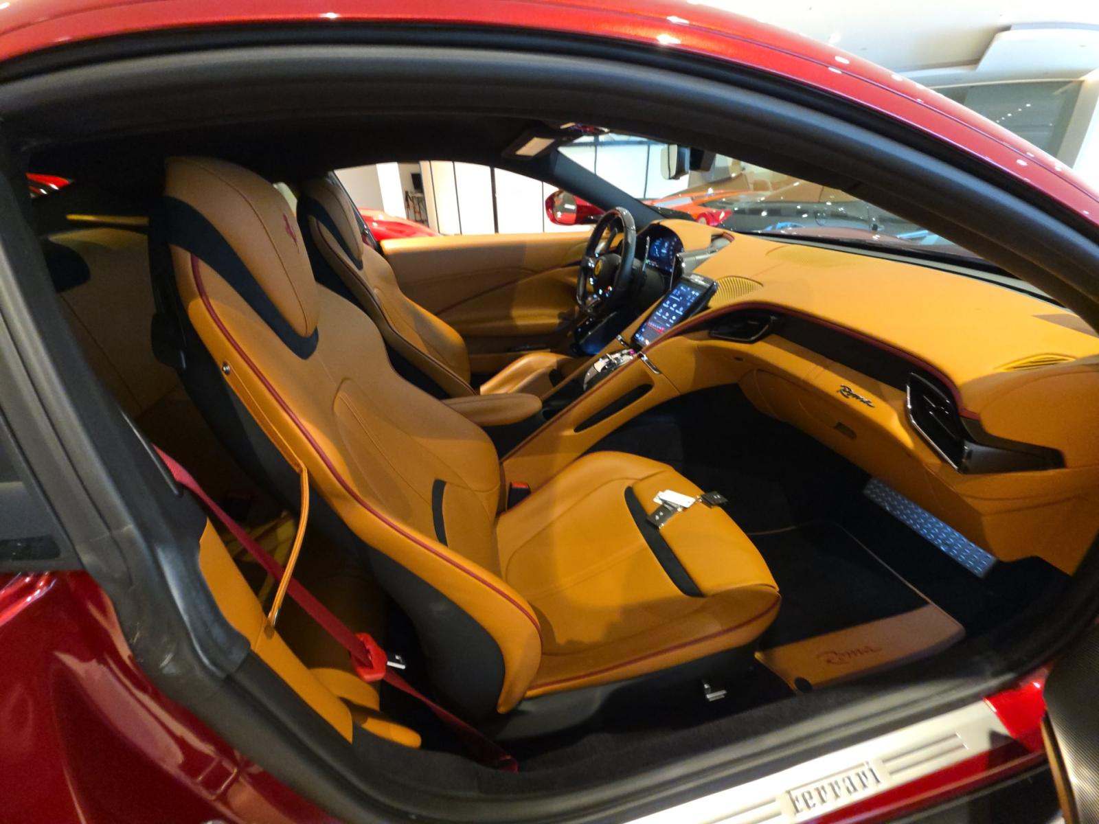 2022 Ferrari Roma Base RWD