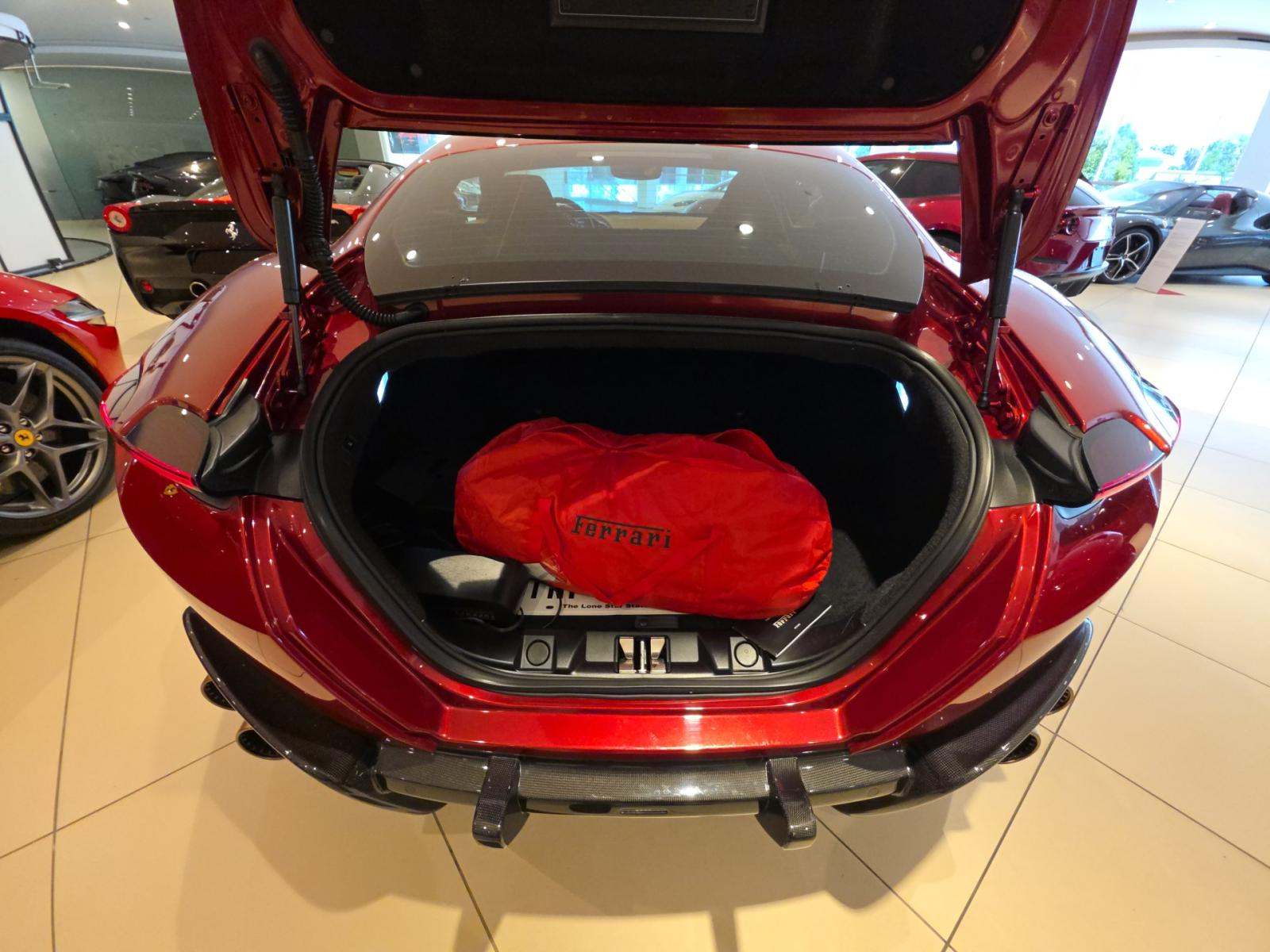 2022 Ferrari Roma Base RWD