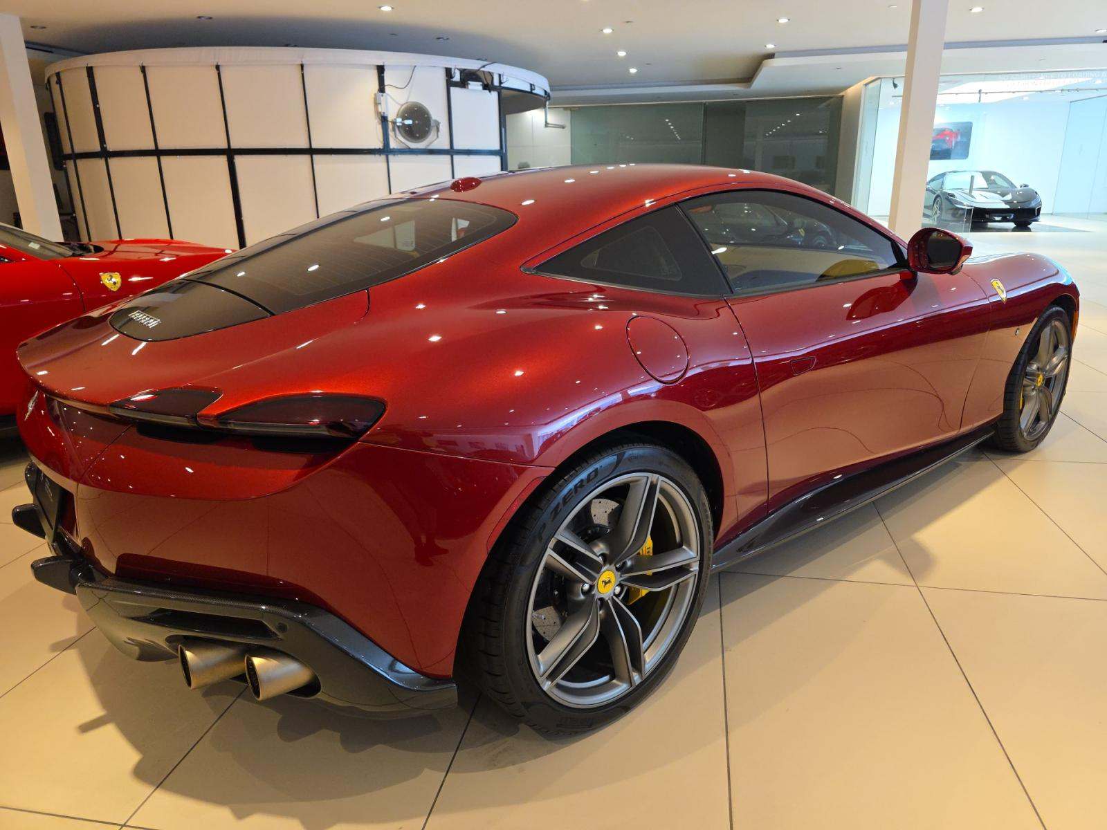 2022 Ferrari Roma Base RWD