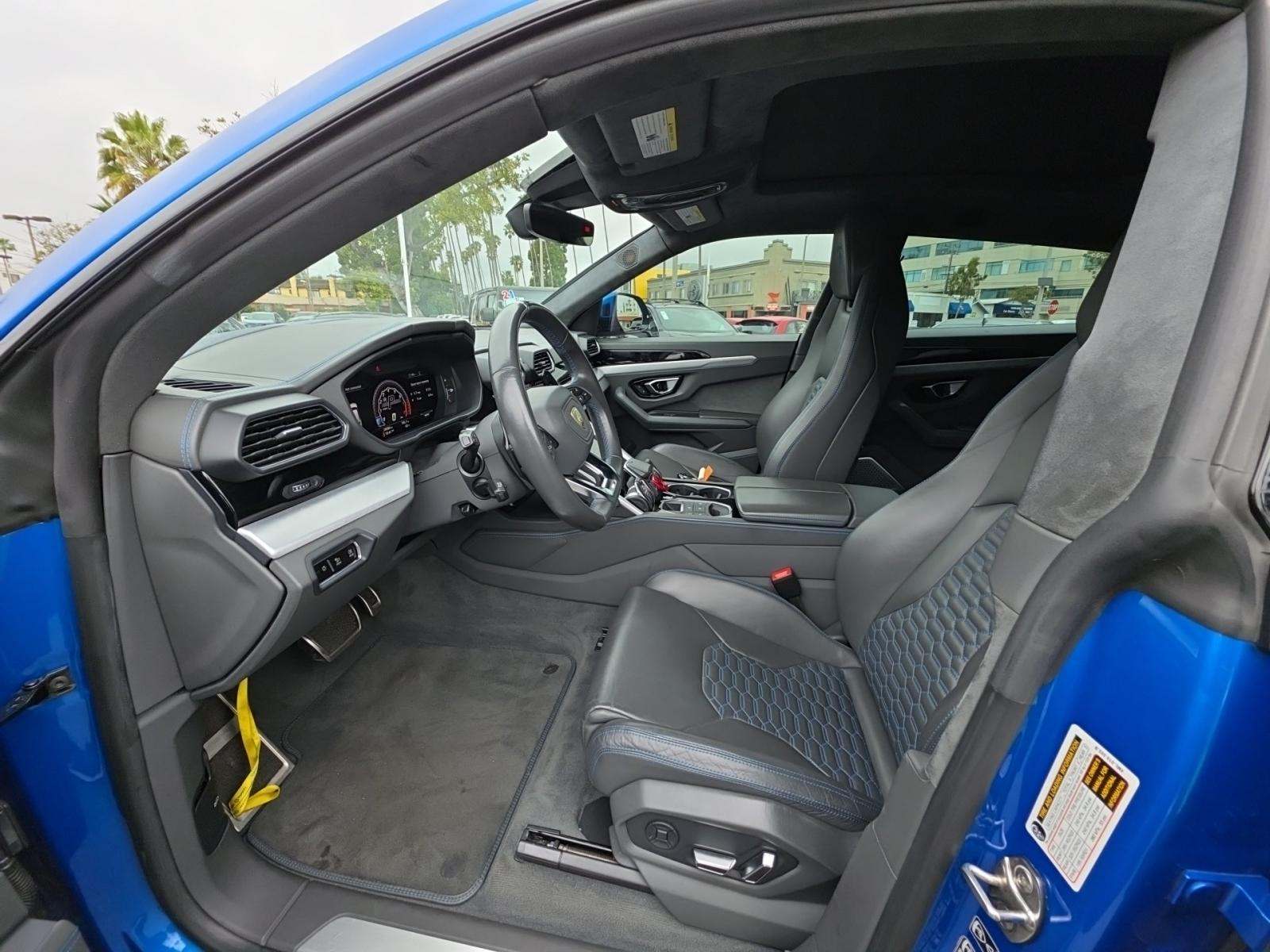 2021 Lamborghini Urus Base AWD