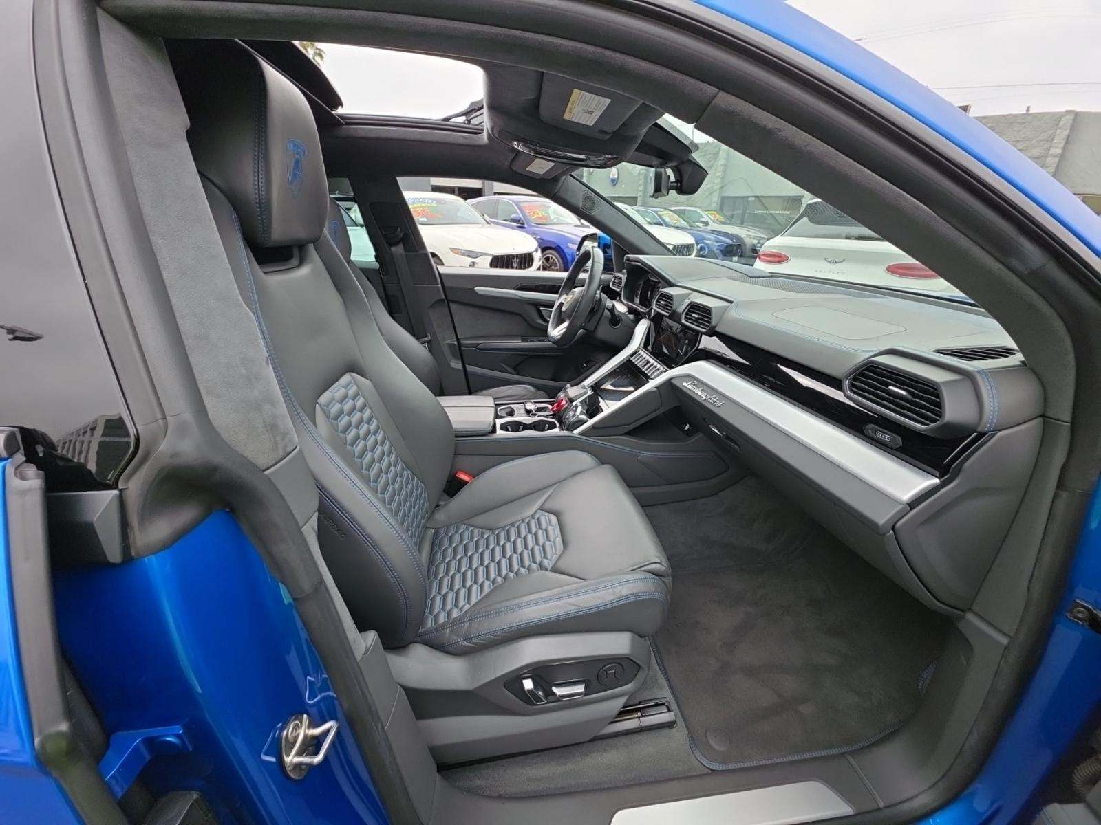 2021 Lamborghini Urus Base AWD