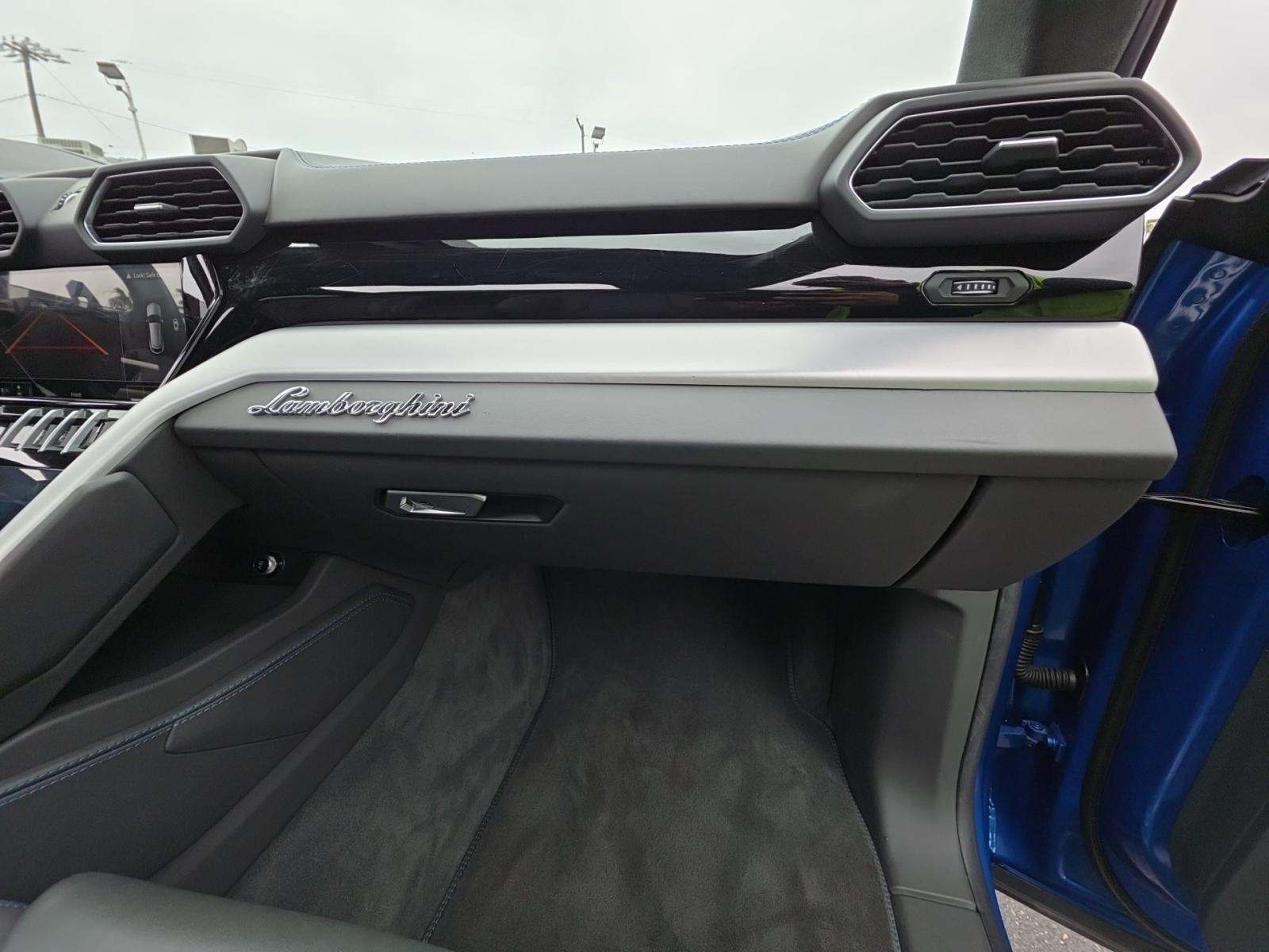 2021 Lamborghini Urus Base AWD