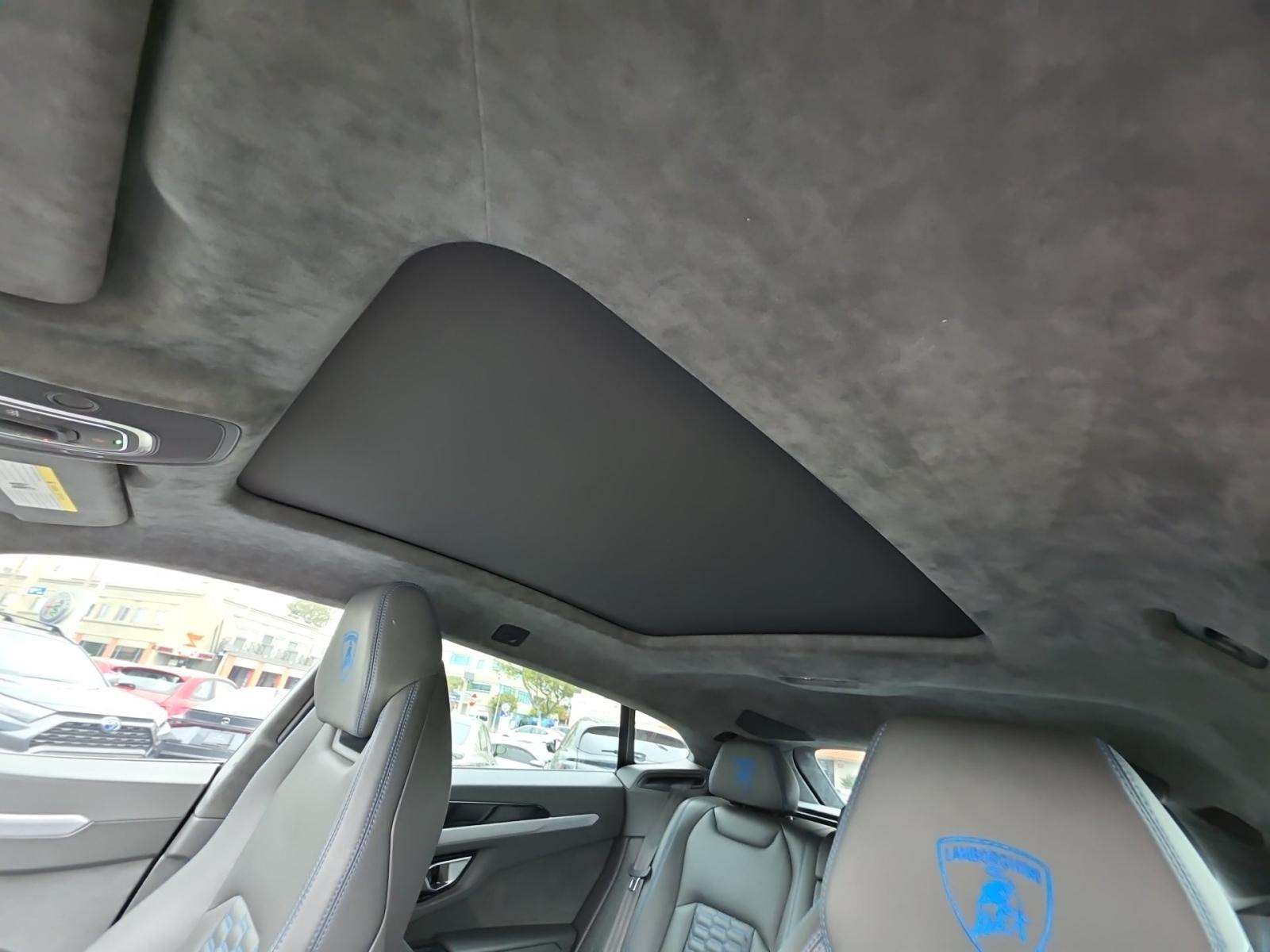 2021 Lamborghini Urus Base AWD