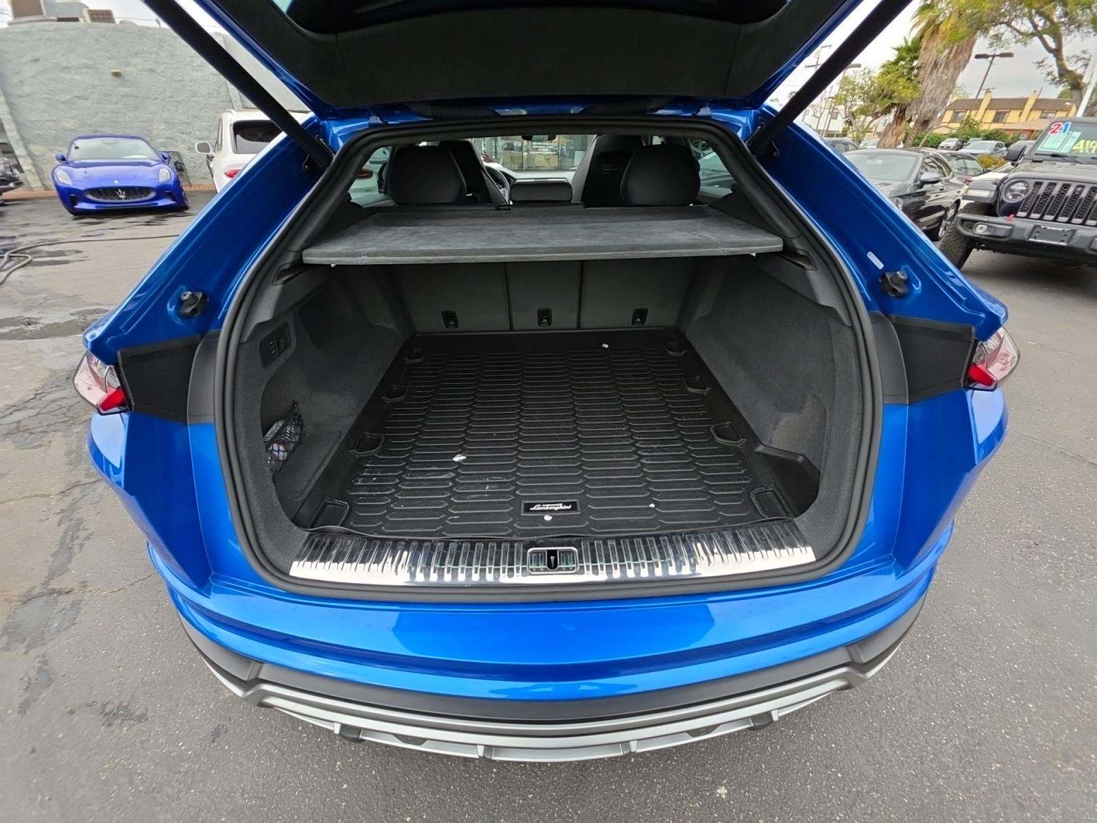 2021 Lamborghini Urus Base AWD