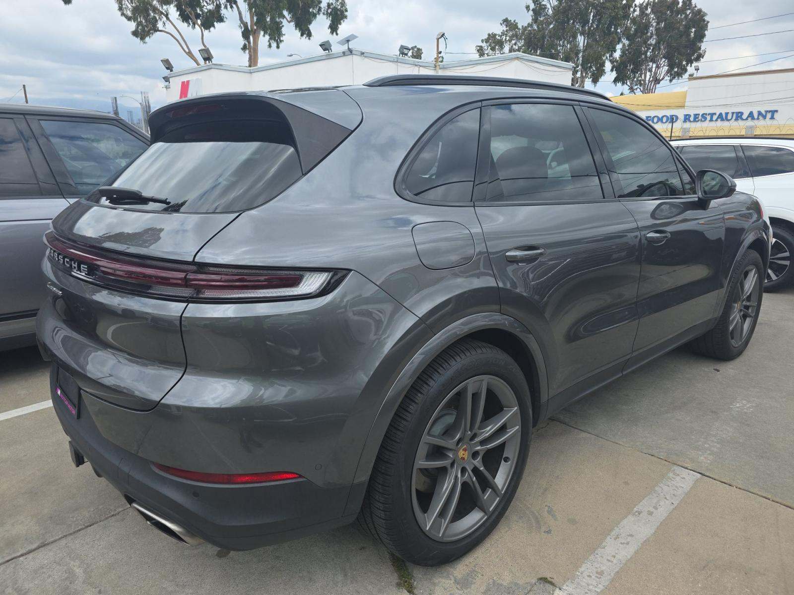 PORSCHE CAYENNE - 3
