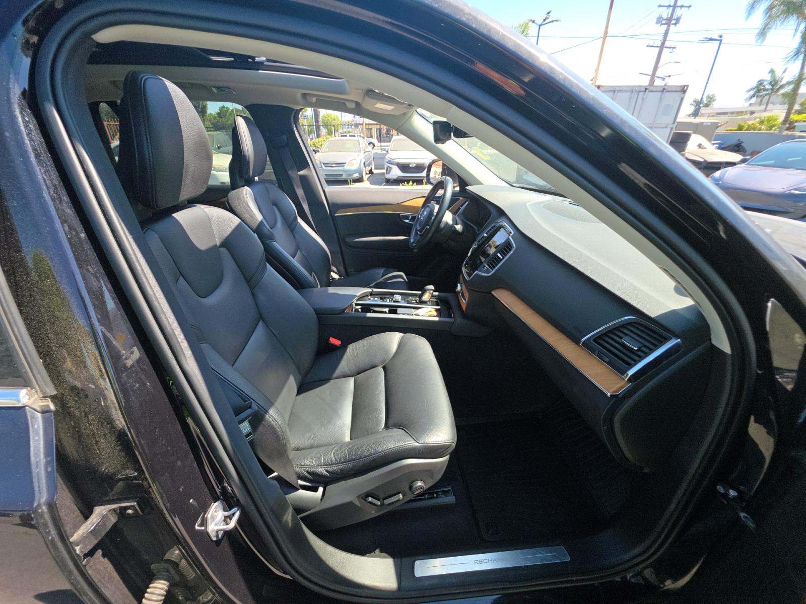 2021 Volvo XC90 Recharge T8 Inscription Expression AWD