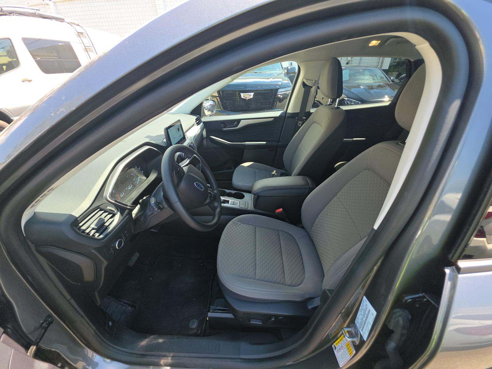 FORD ESCAPE - 2