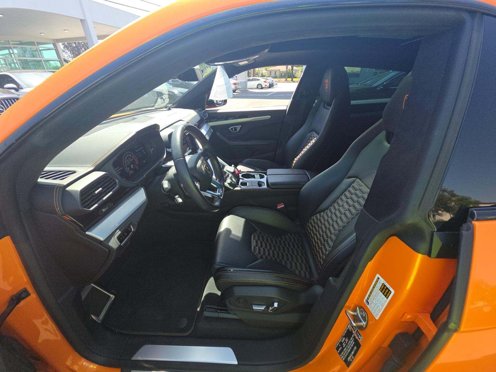 2021 Lamborghini Urus Base AWD