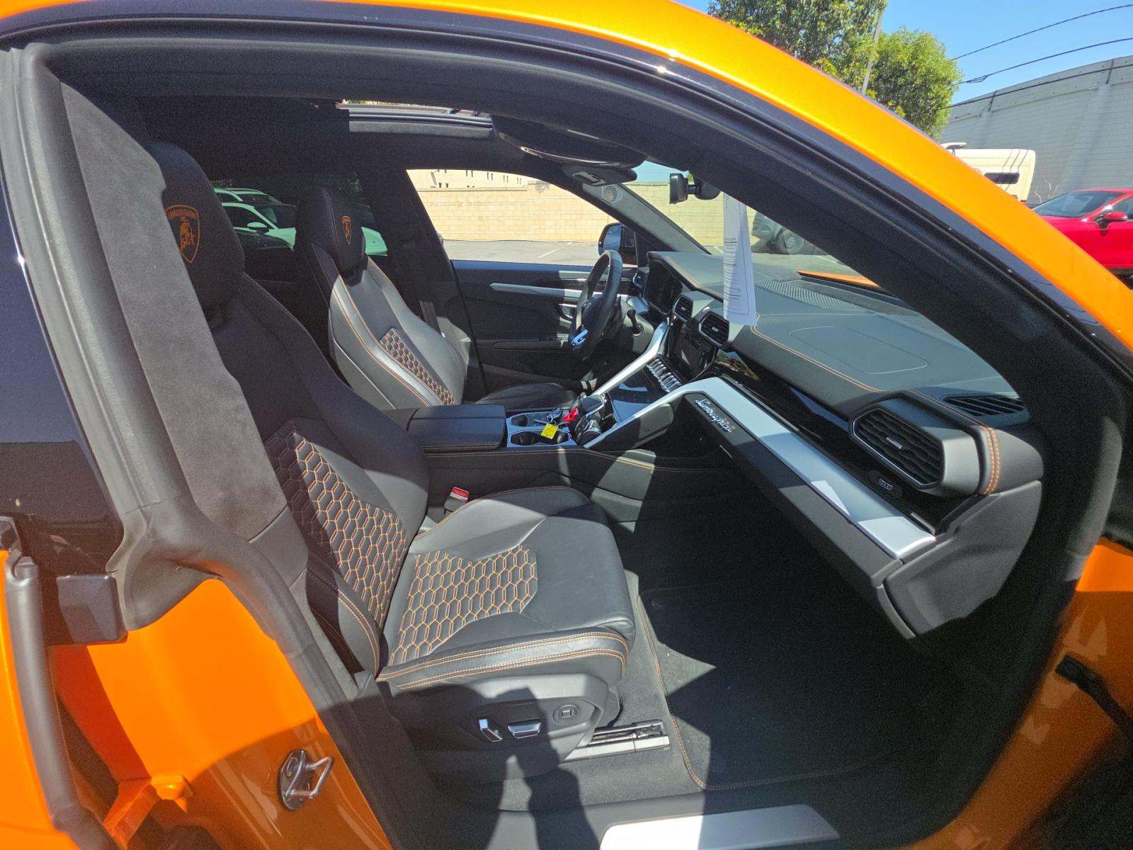 2021 Lamborghini Urus Base AWD