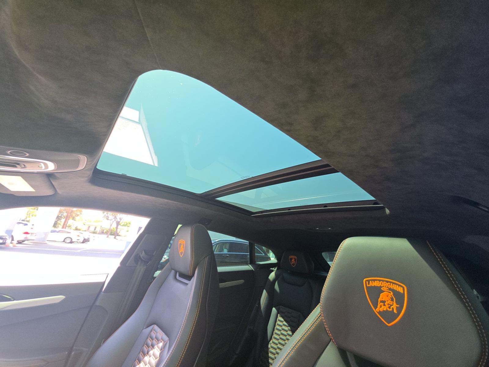 2021 Lamborghini Urus Base AWD