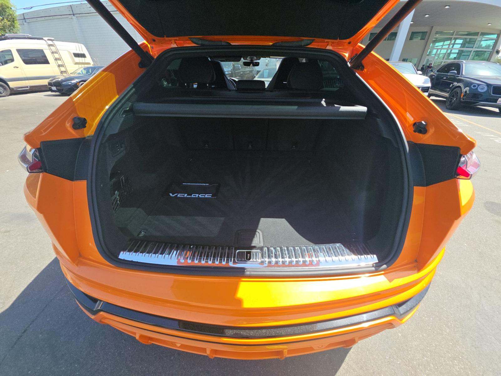 2021 Lamborghini Urus Base AWD