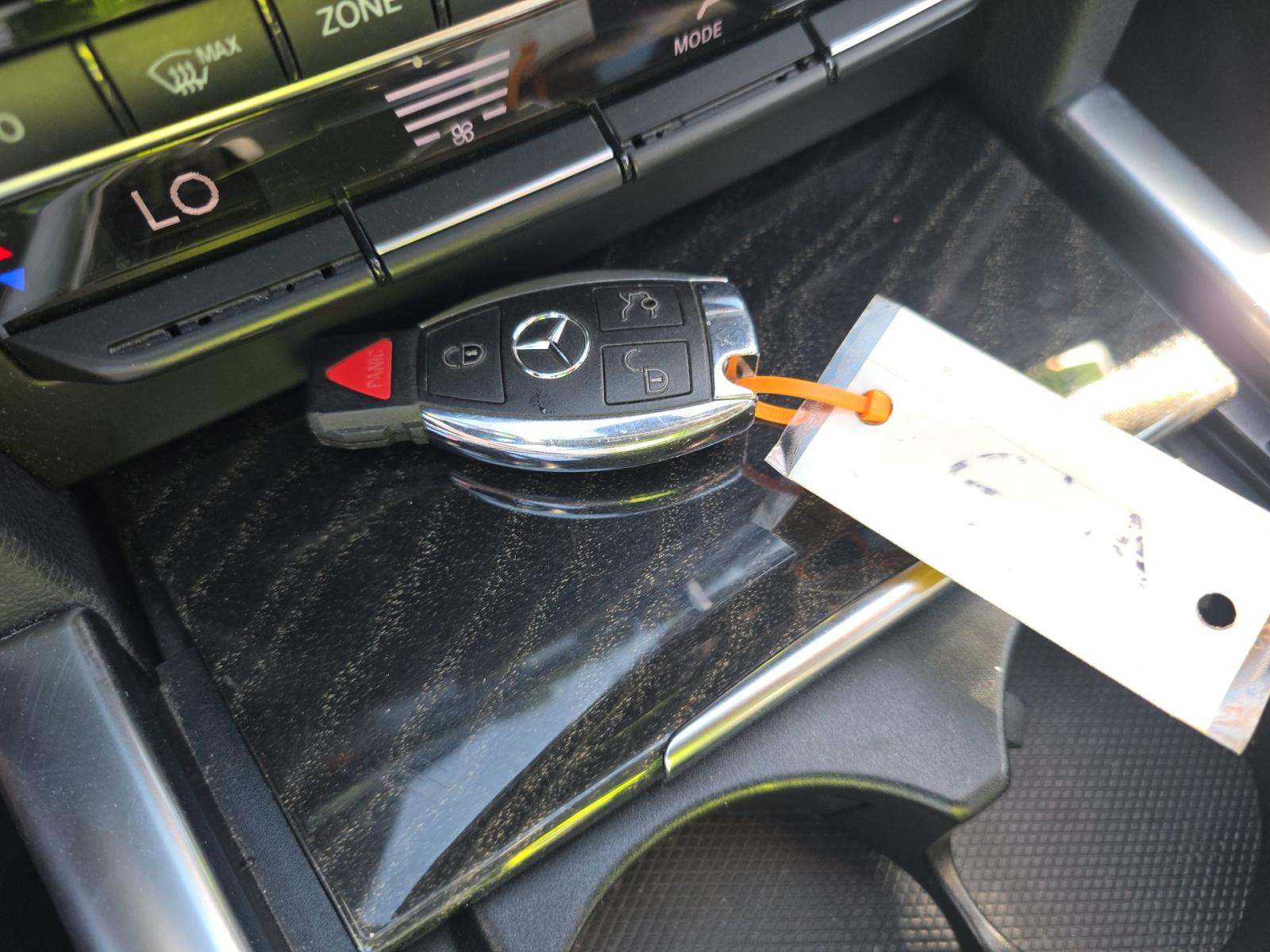 MERCEDES-BENZ E-CLASS - 8