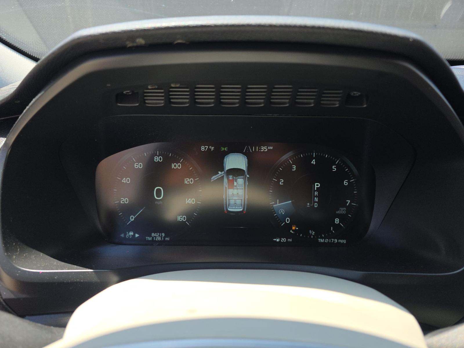 2018 Volvo XC90 T6 Momentum AWD