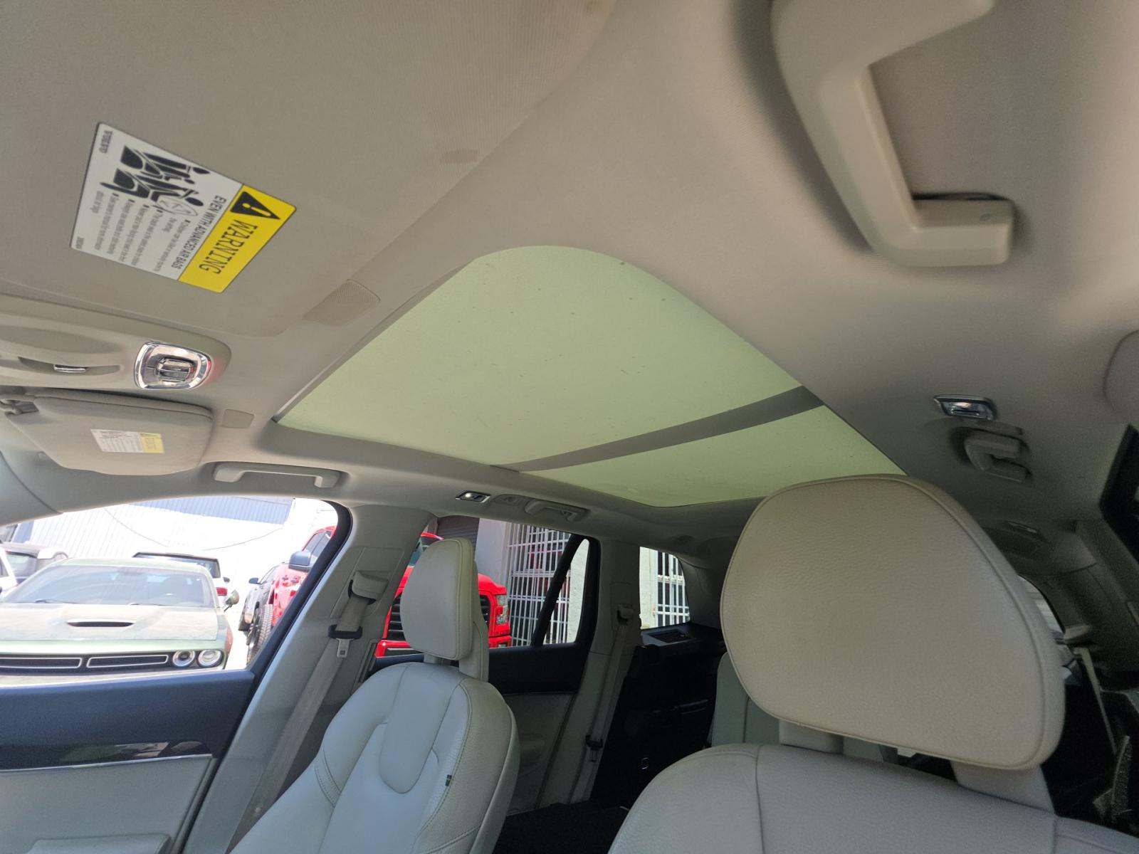 2018 Volvo XC90 T6 Momentum AWD