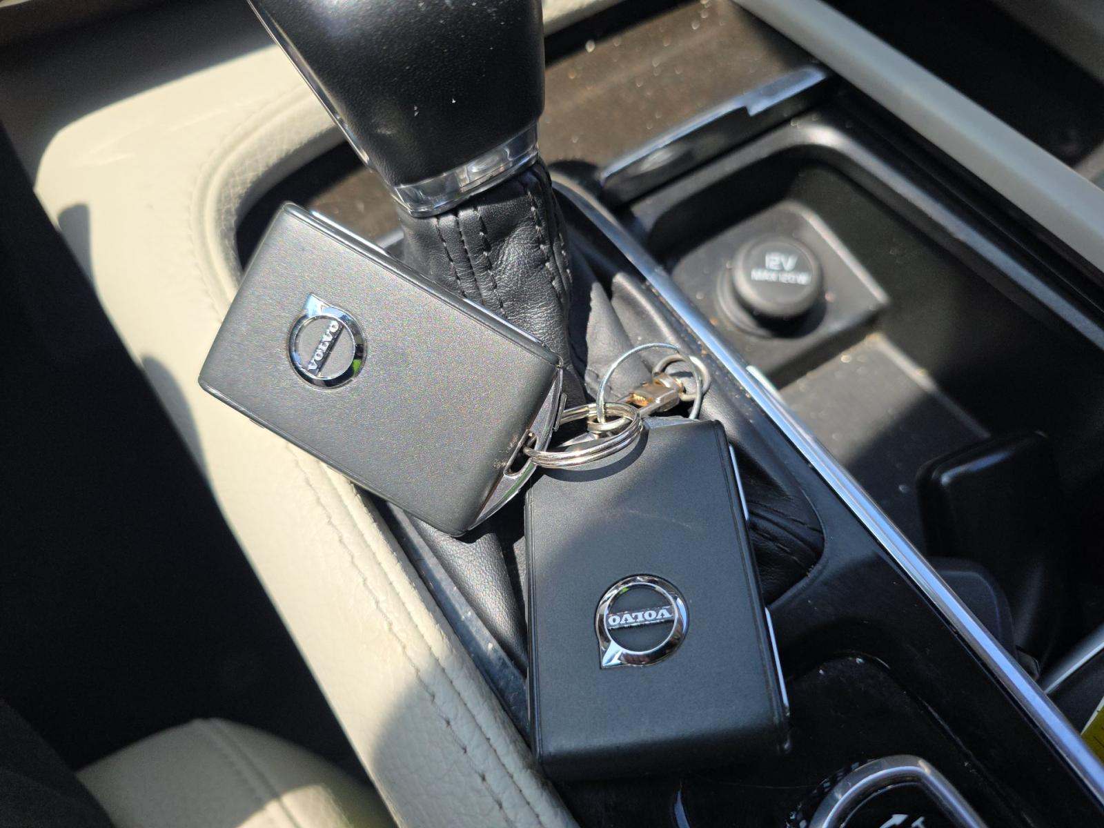 2018 Volvo XC90 T6 Momentum AWD