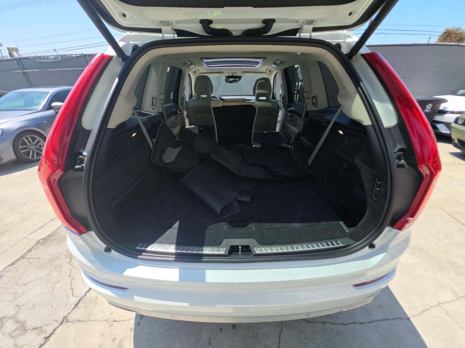 2018 Volvo XC90 T6 Momentum AWD