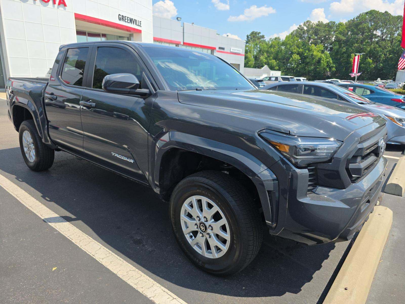 2024 Toyota Tacoma SR5 AWD