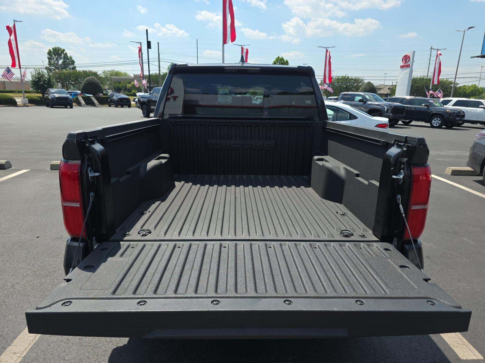 2024 Toyota Tacoma SR5 AWD