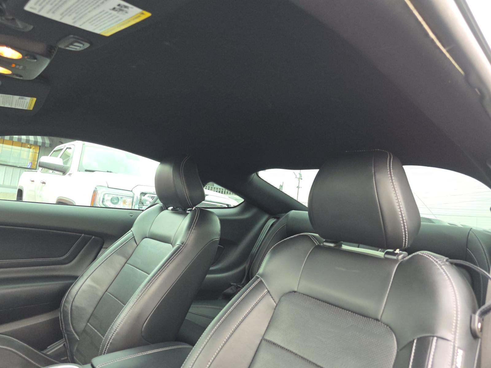 2022 Ford Mustang EcoBoost Premium RWD