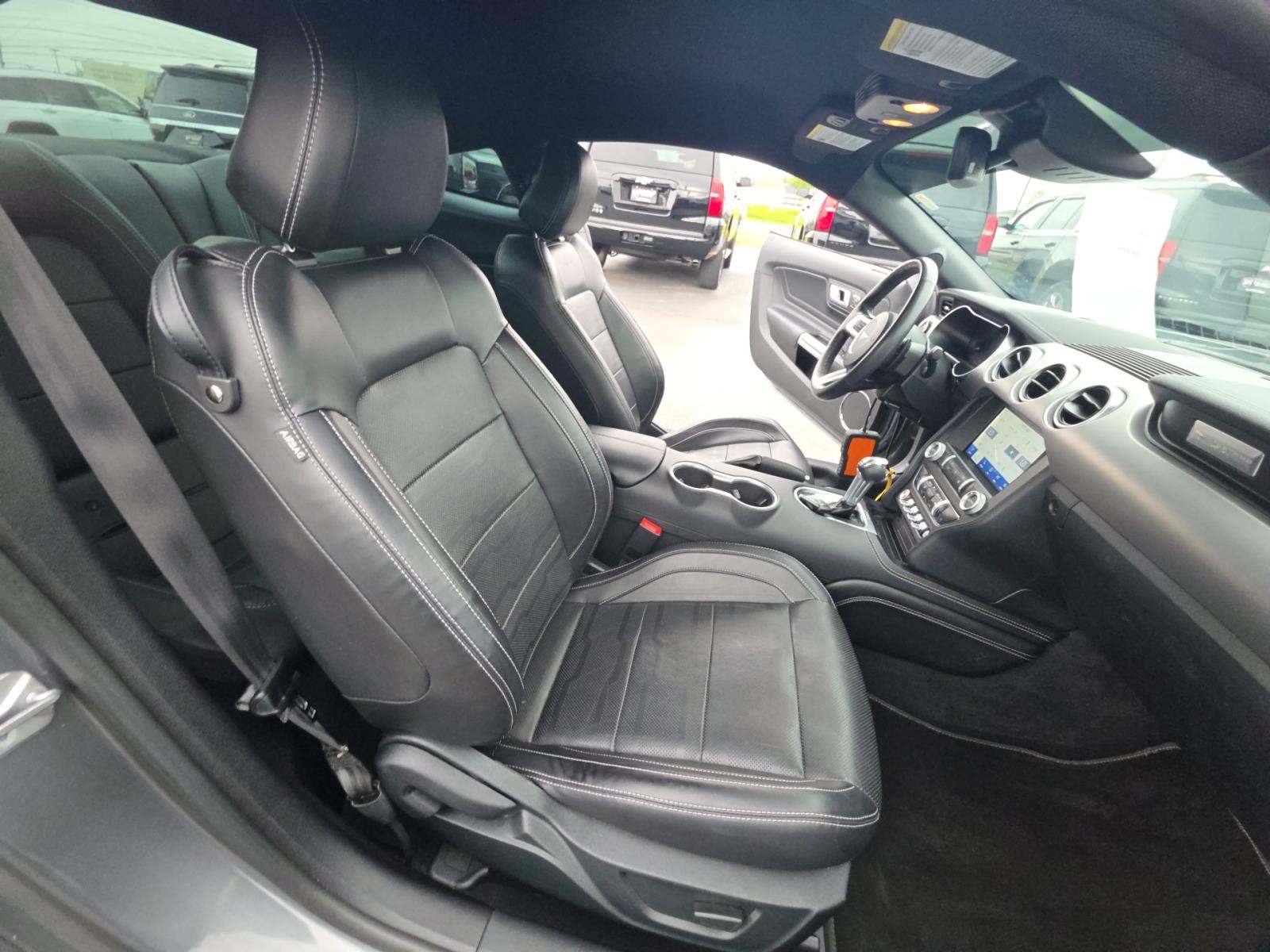 2022 Ford Mustang EcoBoost Premium RWD