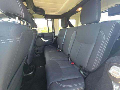 JEEP UNLIMITED SAHARA - 9