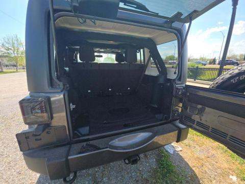 JEEP UNLIMITED SAHARA - 10