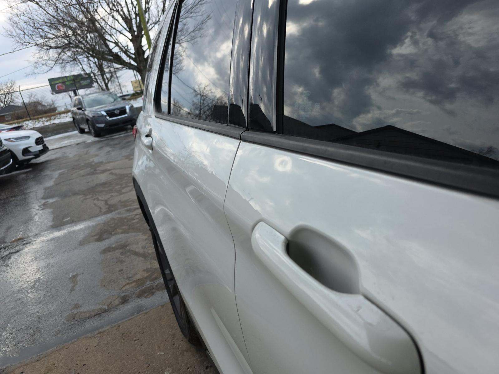 2021 Ford Explorer XLT RWD