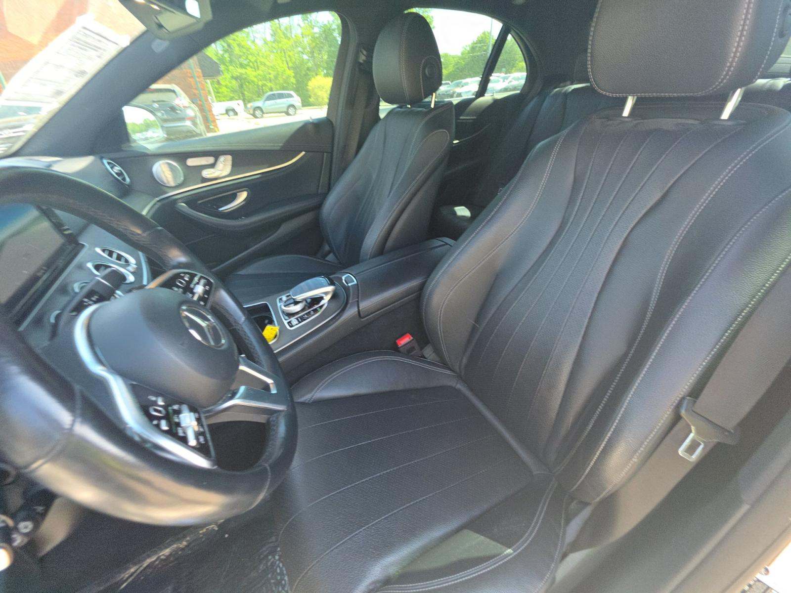 MERCEDES-BENZ E-CLASS - 2