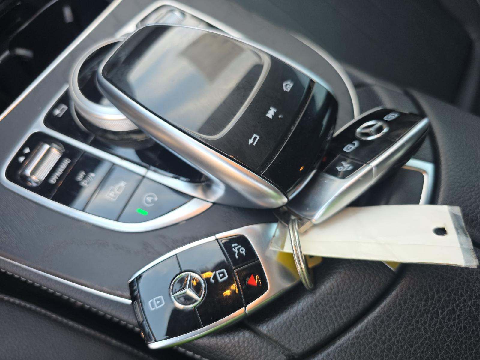 MERCEDES-BENZ E-CLASS - 4