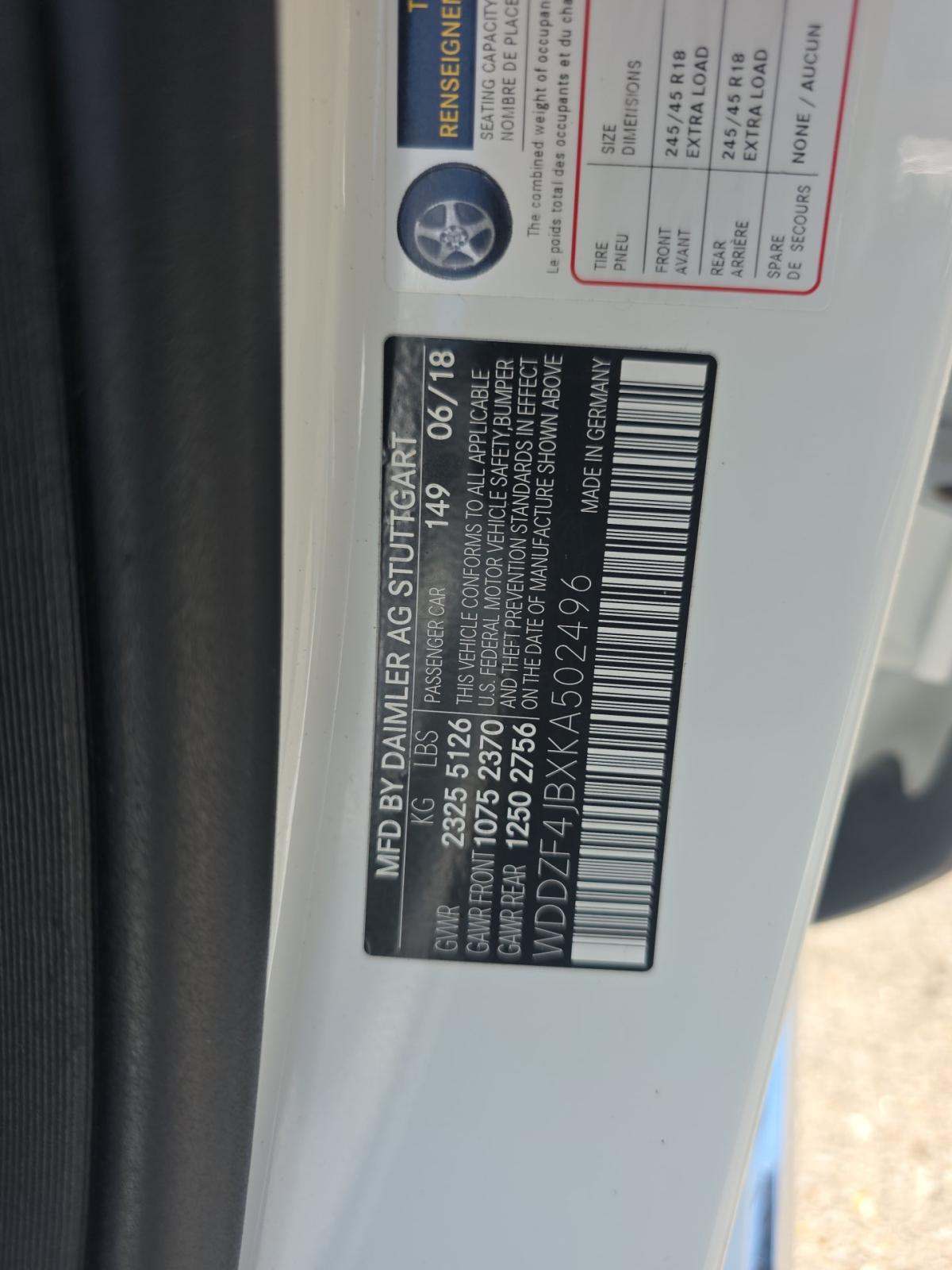 MERCEDES-BENZ E-CLASS - 1