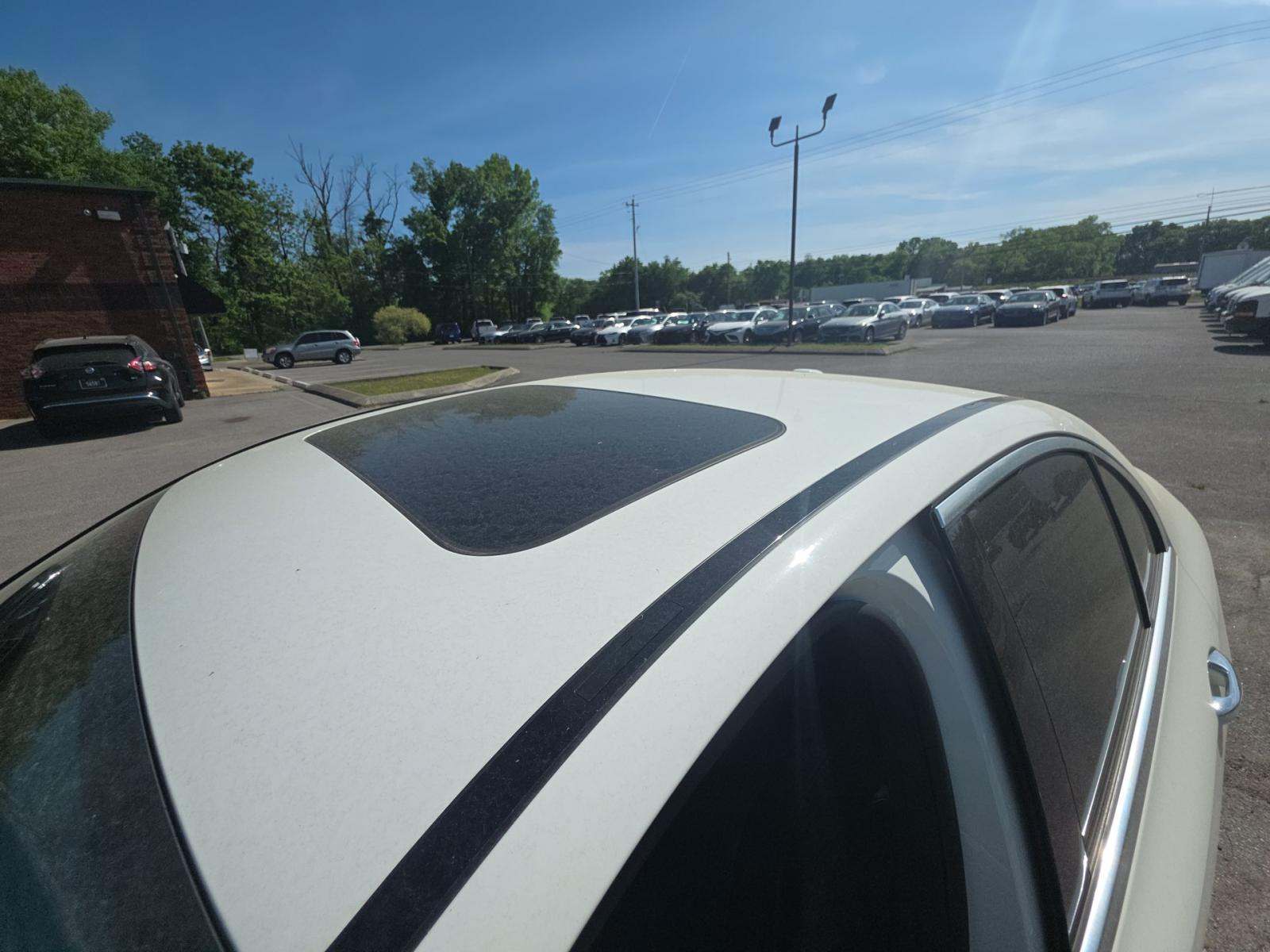 MERCEDES-BENZ E-CLASS - 8