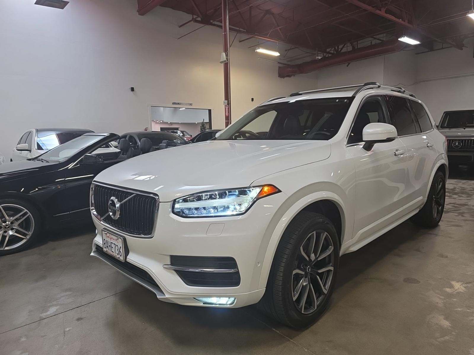 2018 Volvo XC90 T6 Momentum AWD