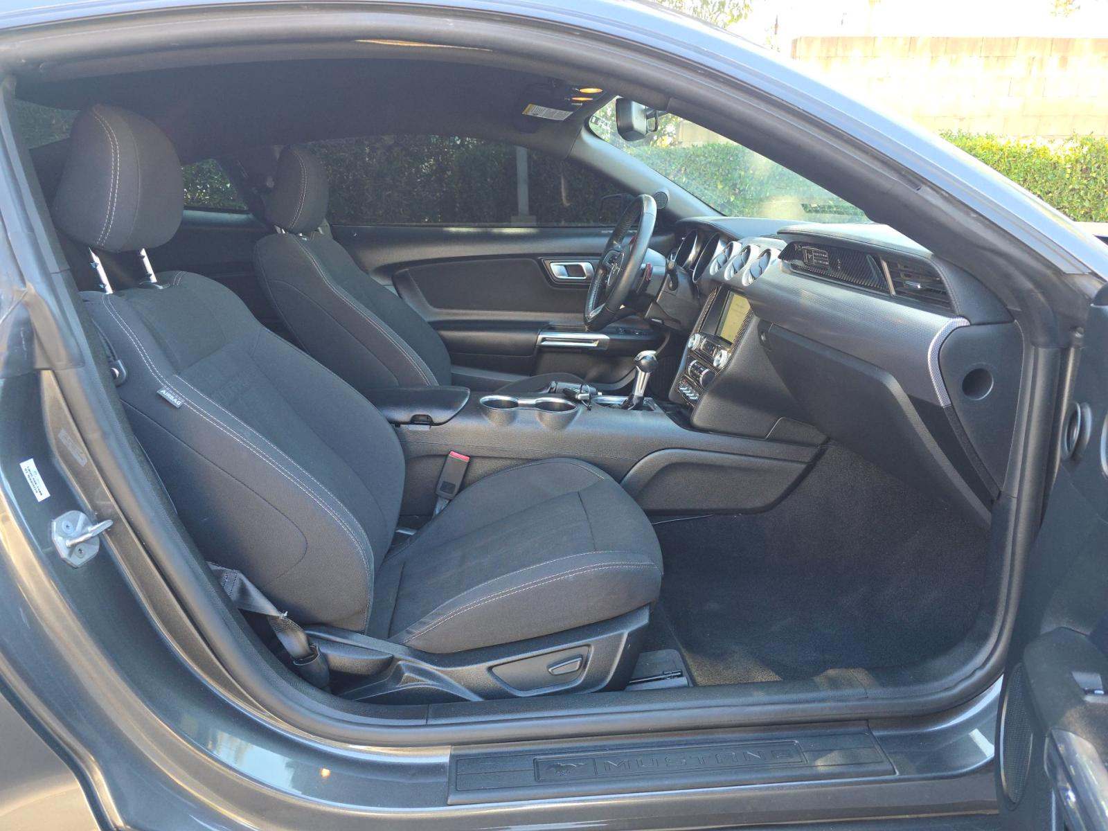 2020 Ford Mustang EcoBoost RWD