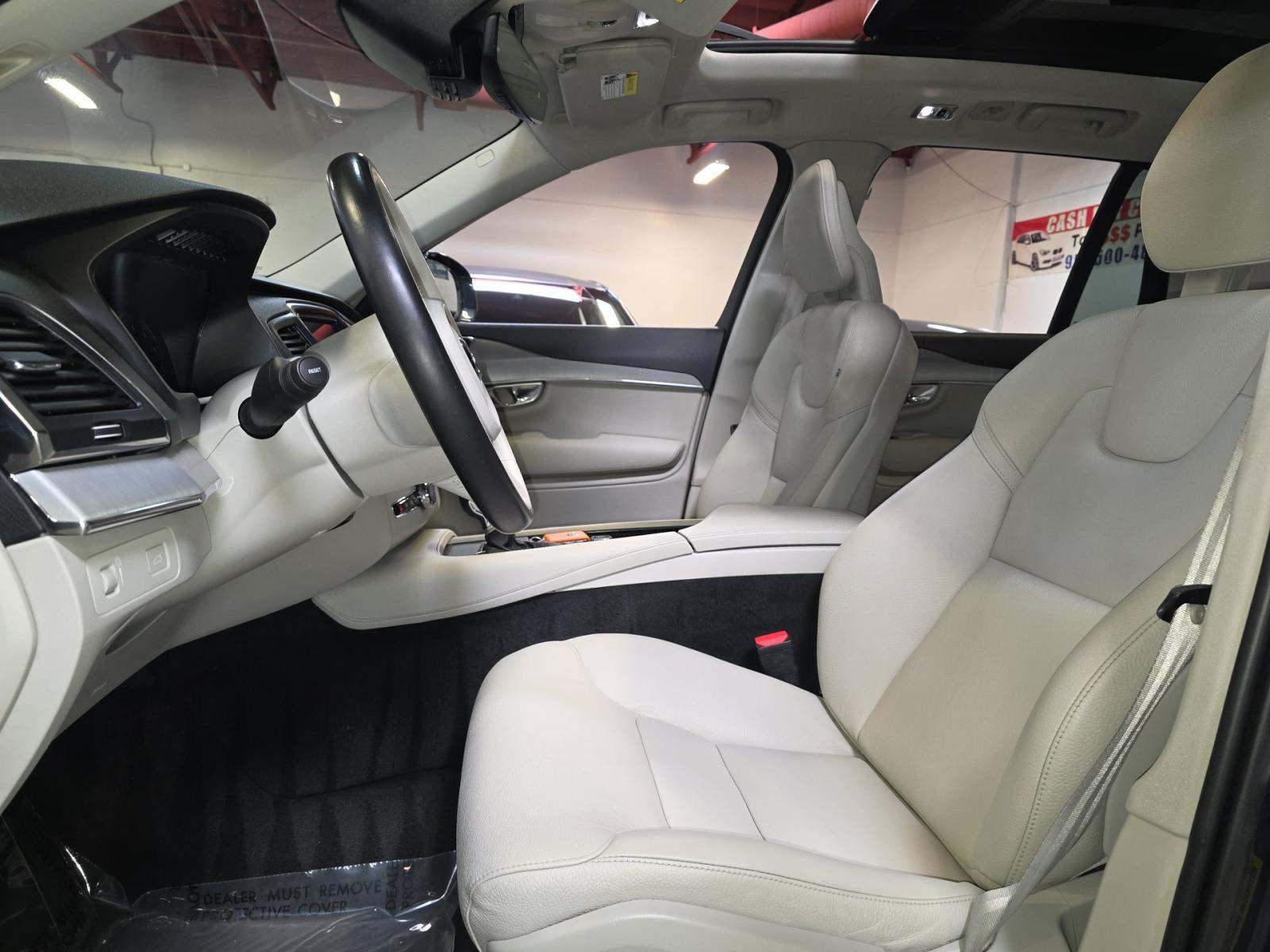 2021 Volvo XC90 T5 Momentum AWD