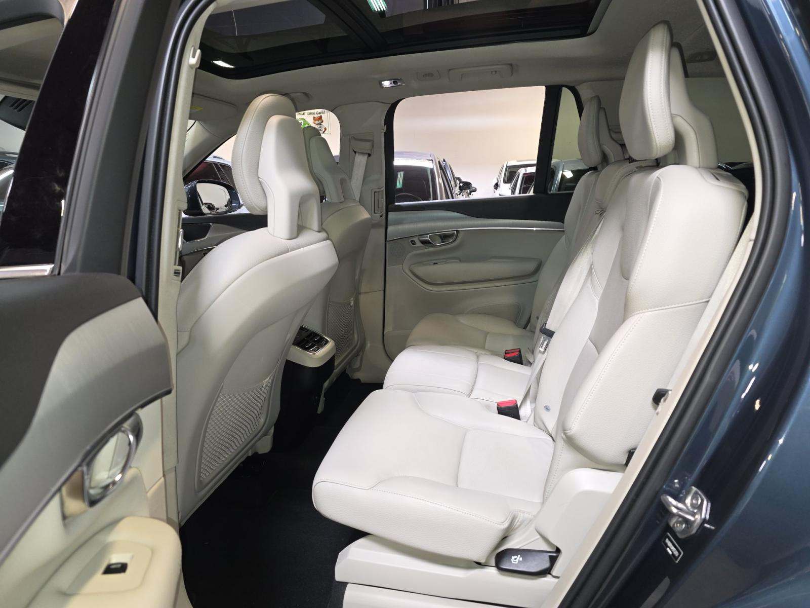 2021 Volvo XC90 T5 Momentum AWD