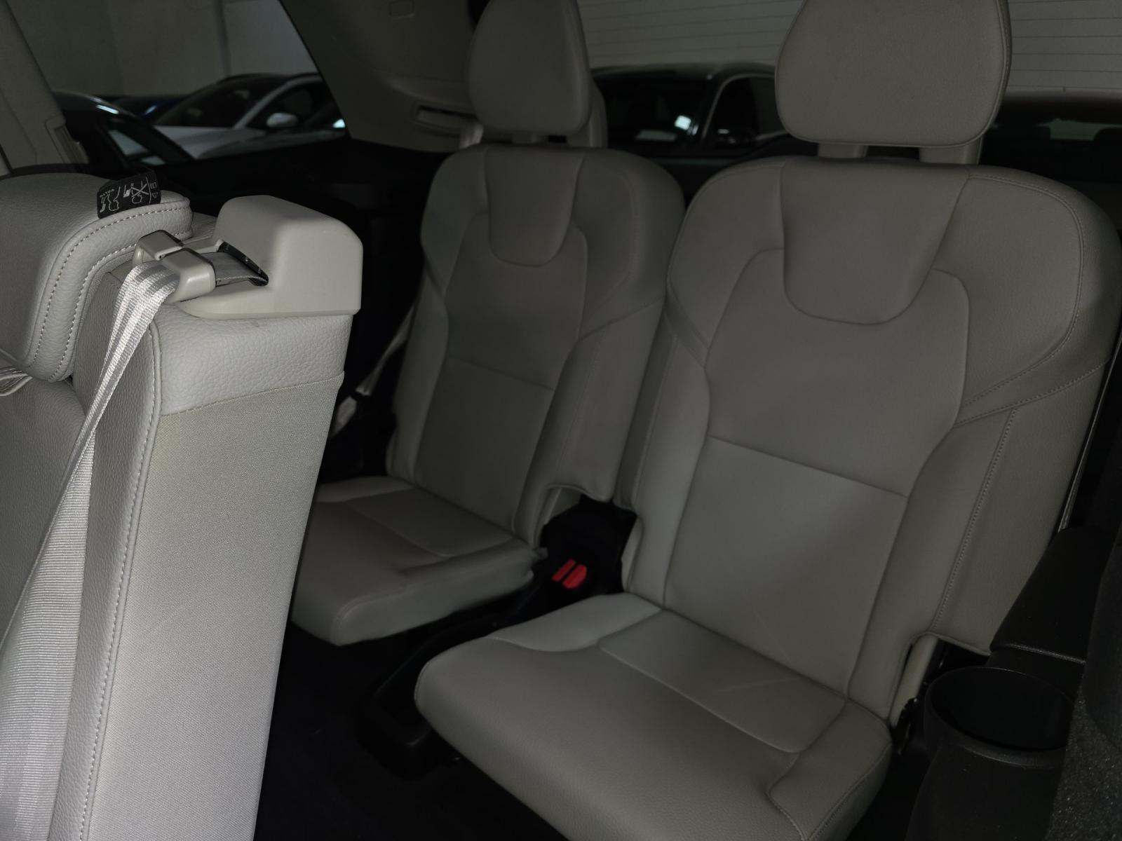 2021 Volvo XC90 T5 Momentum AWD