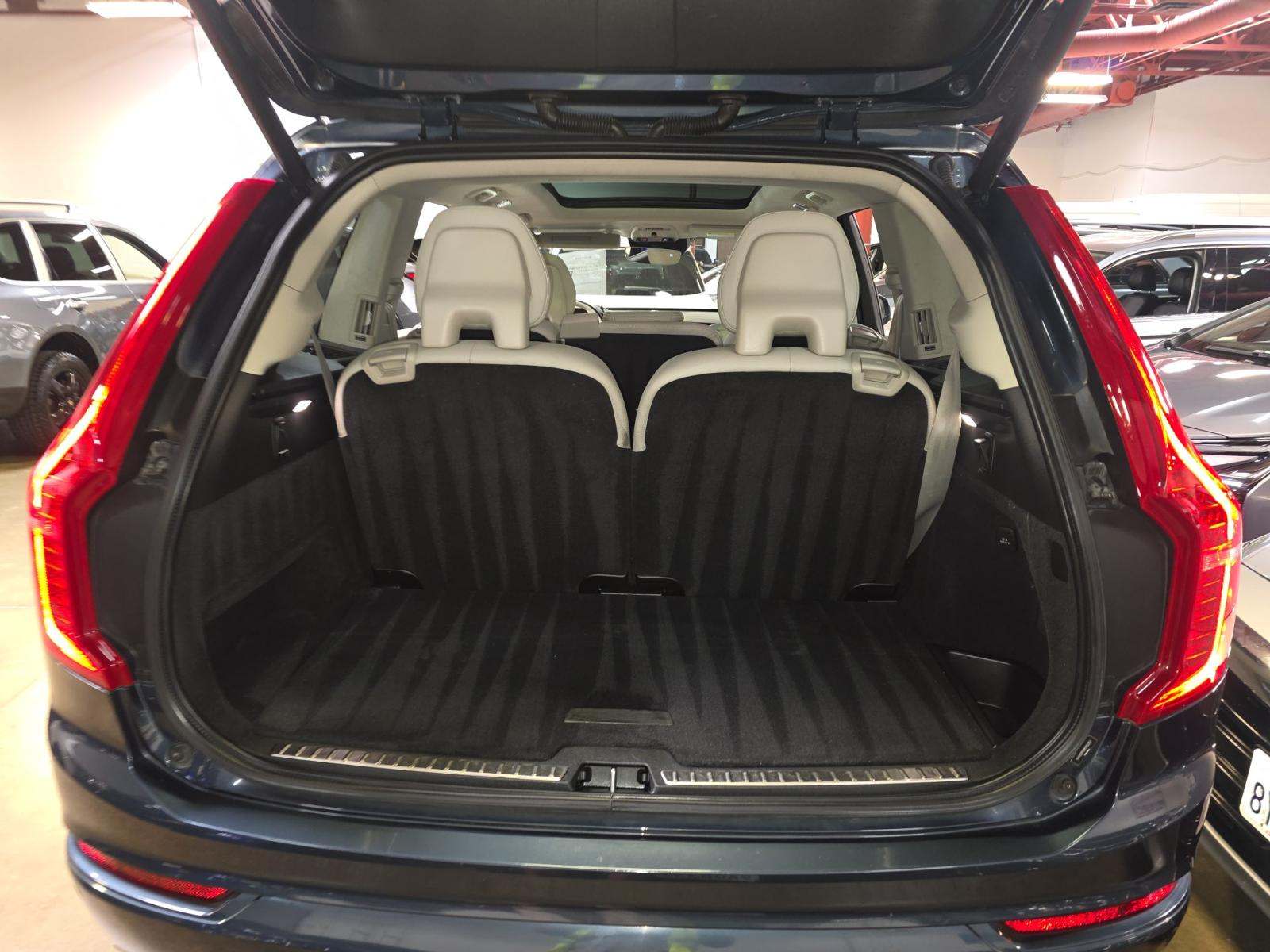 2021 Volvo XC90 T5 Momentum AWD