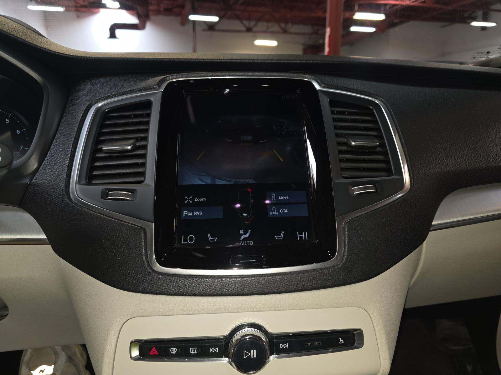 2021 Volvo XC90 T5 Momentum AWD