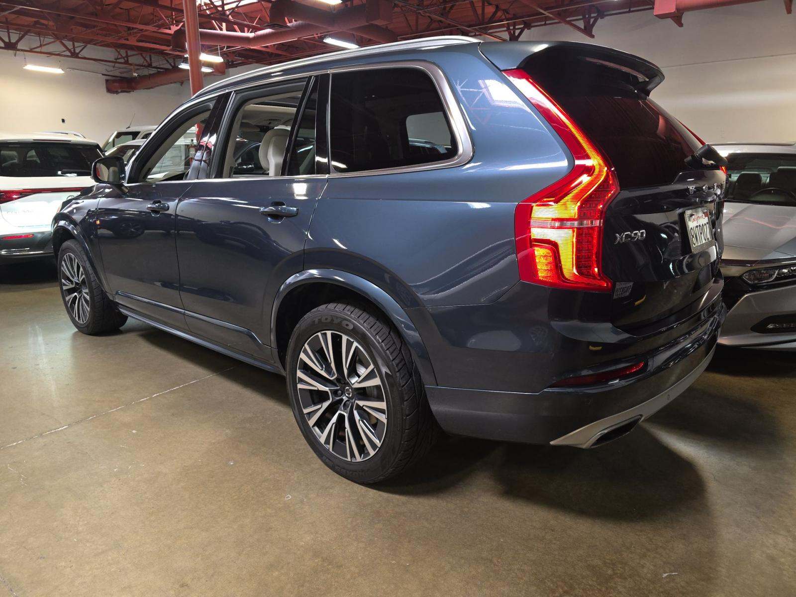 2021 Volvo XC90 T5 Momentum AWD