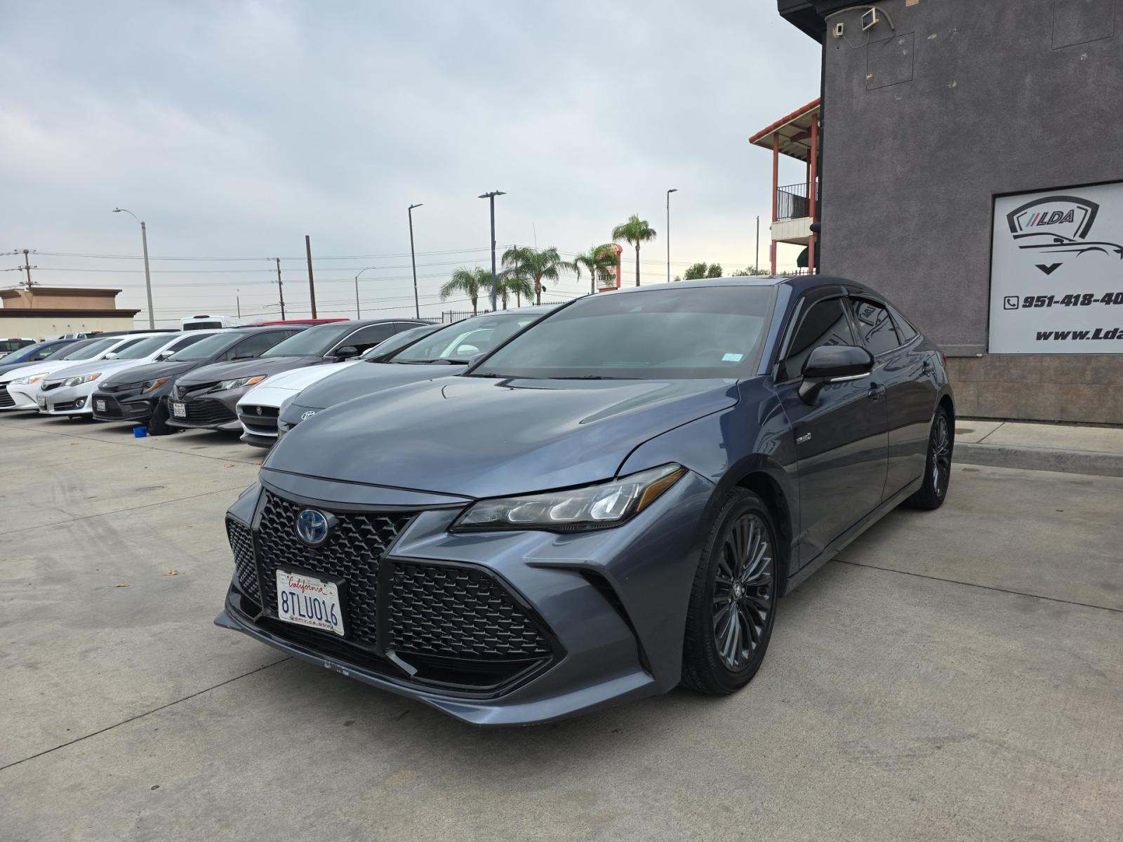 2020 Toyota Avalon Hybrid XSE FWD