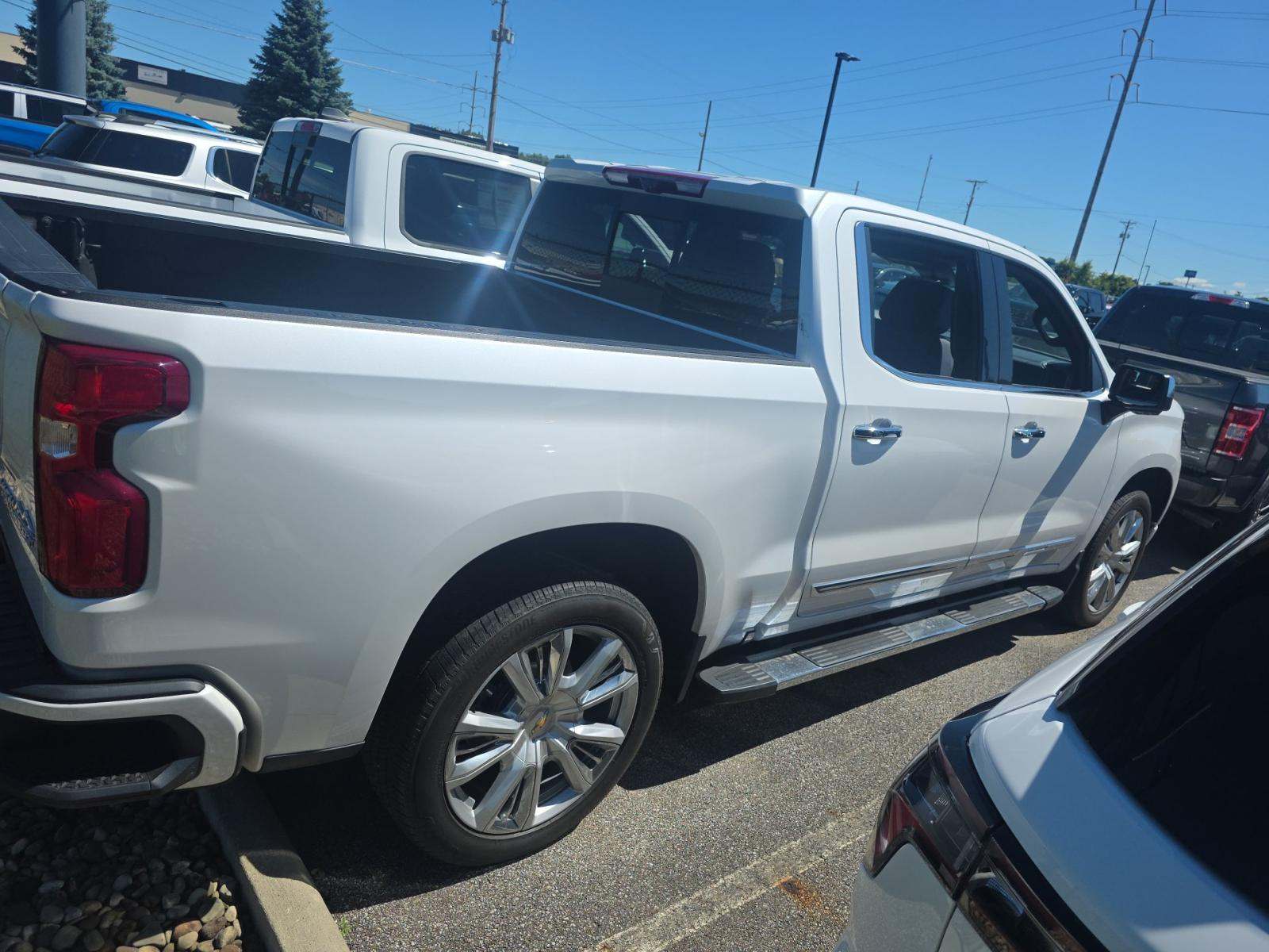 2023 Chevrolet Silverado 1500 High Country AWD